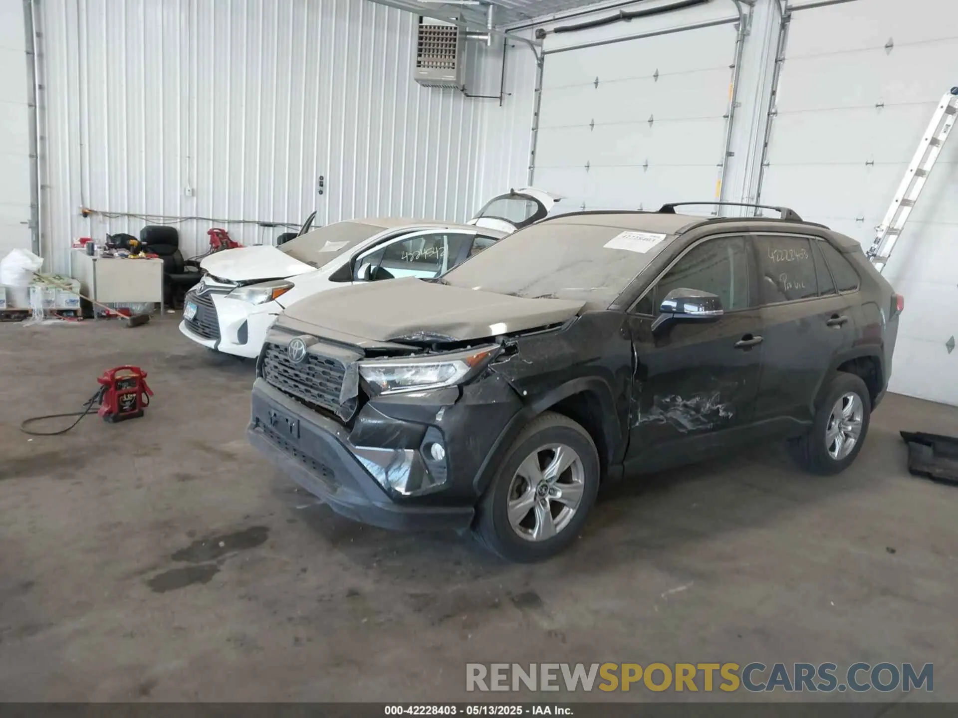 2 Photograph of a damaged car 2T3P1RFV3KW033799 TOYOTA RAV4 2019