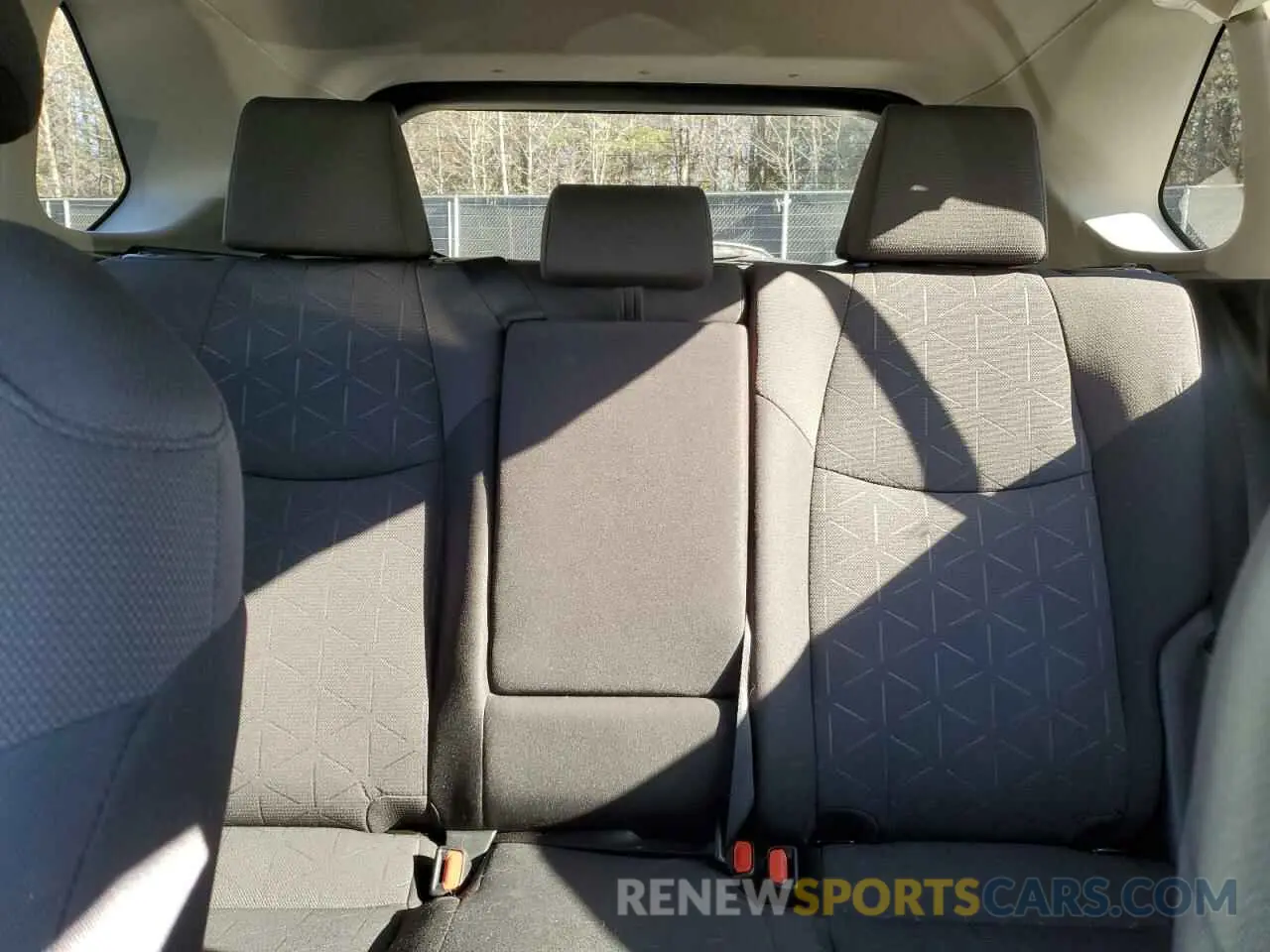 10 Фотография поврежденного автомобиля 2T3P1RFV3KW066642 TOYOTA RAV4 2019