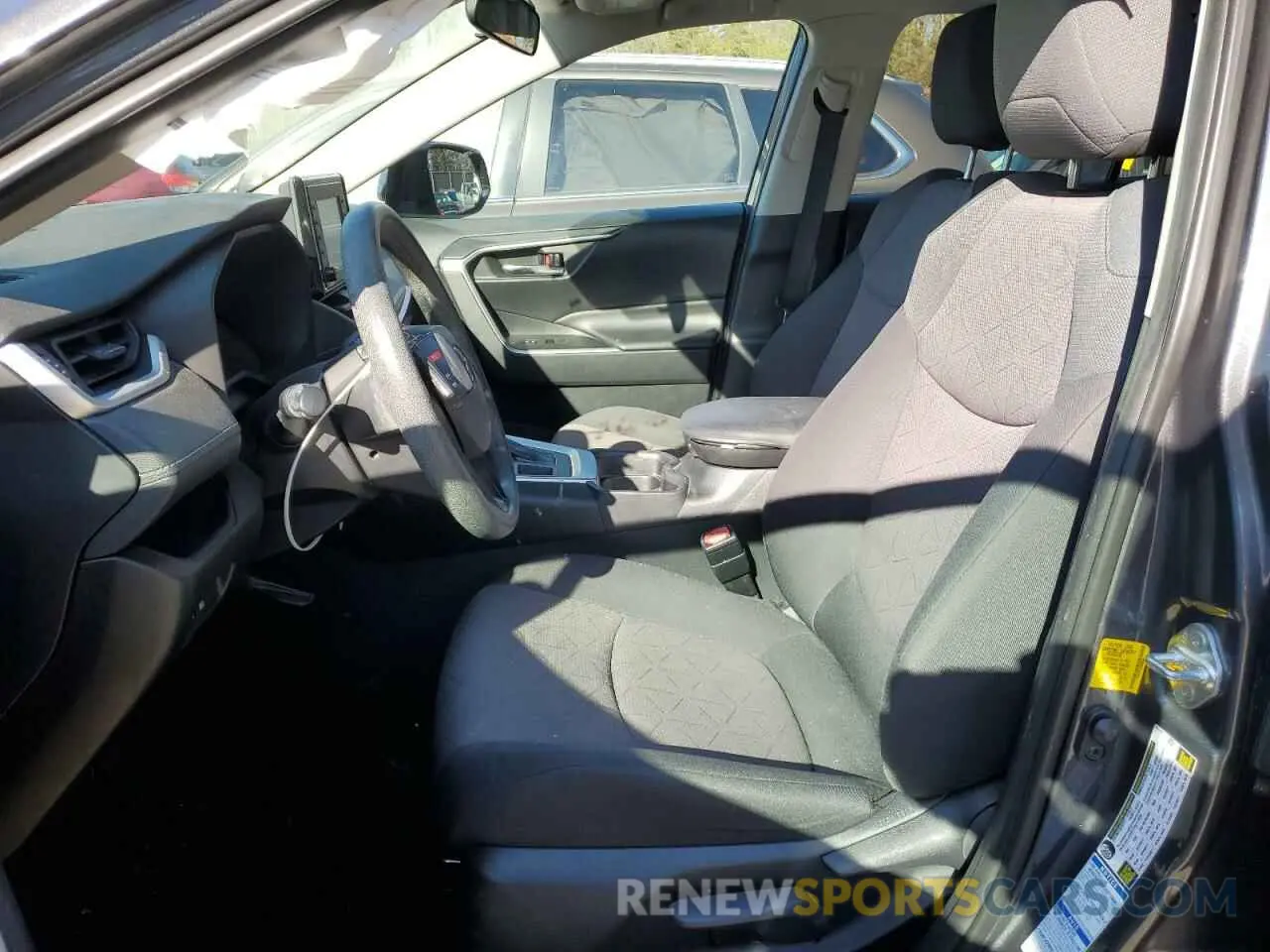 7 Фотография поврежденного автомобиля 2T3P1RFV3KW066642 TOYOTA RAV4 2019