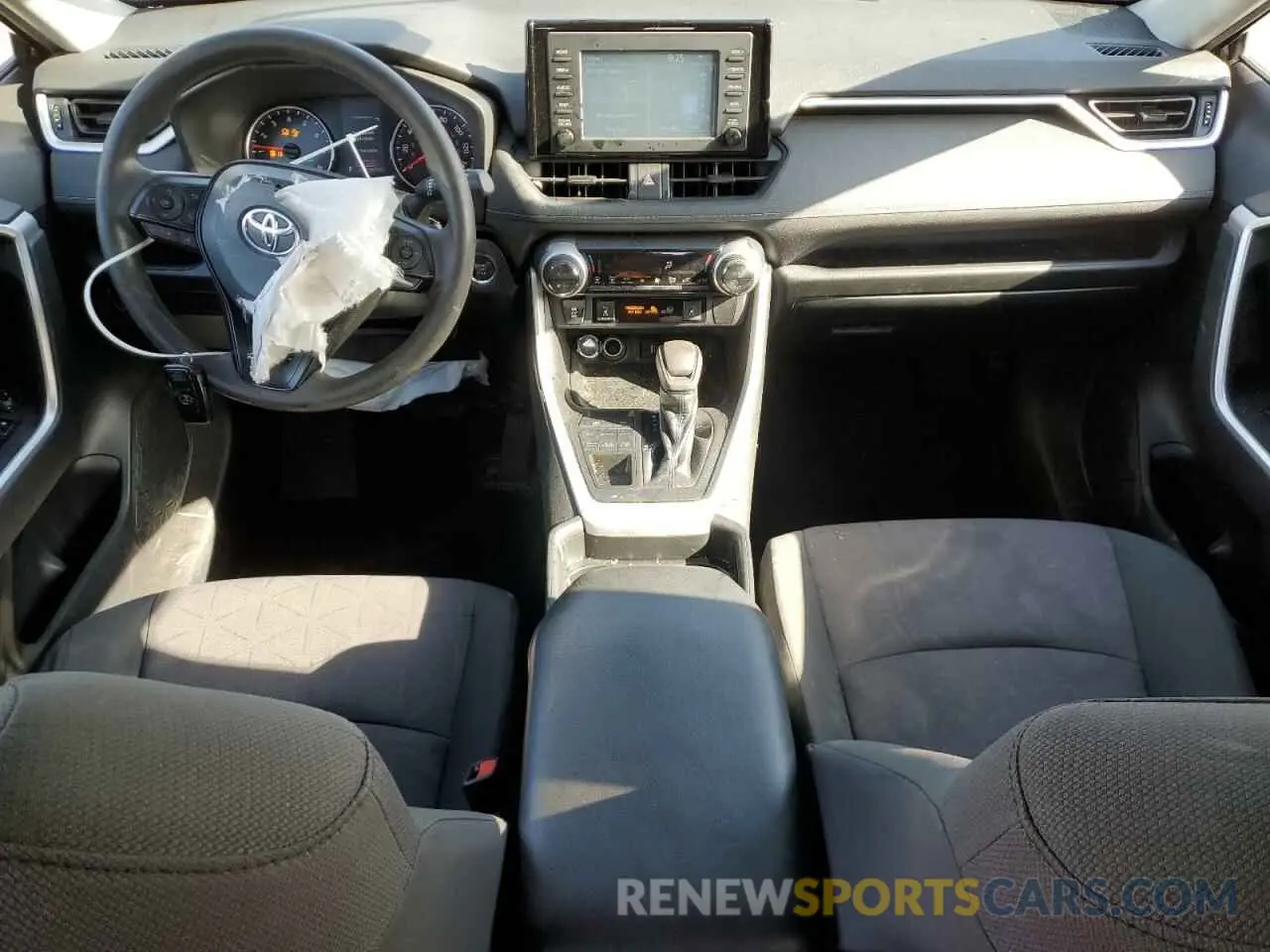 8 Photograph of a damaged car 2T3P1RFV3KW072232 TOYOTA RAV4 2019