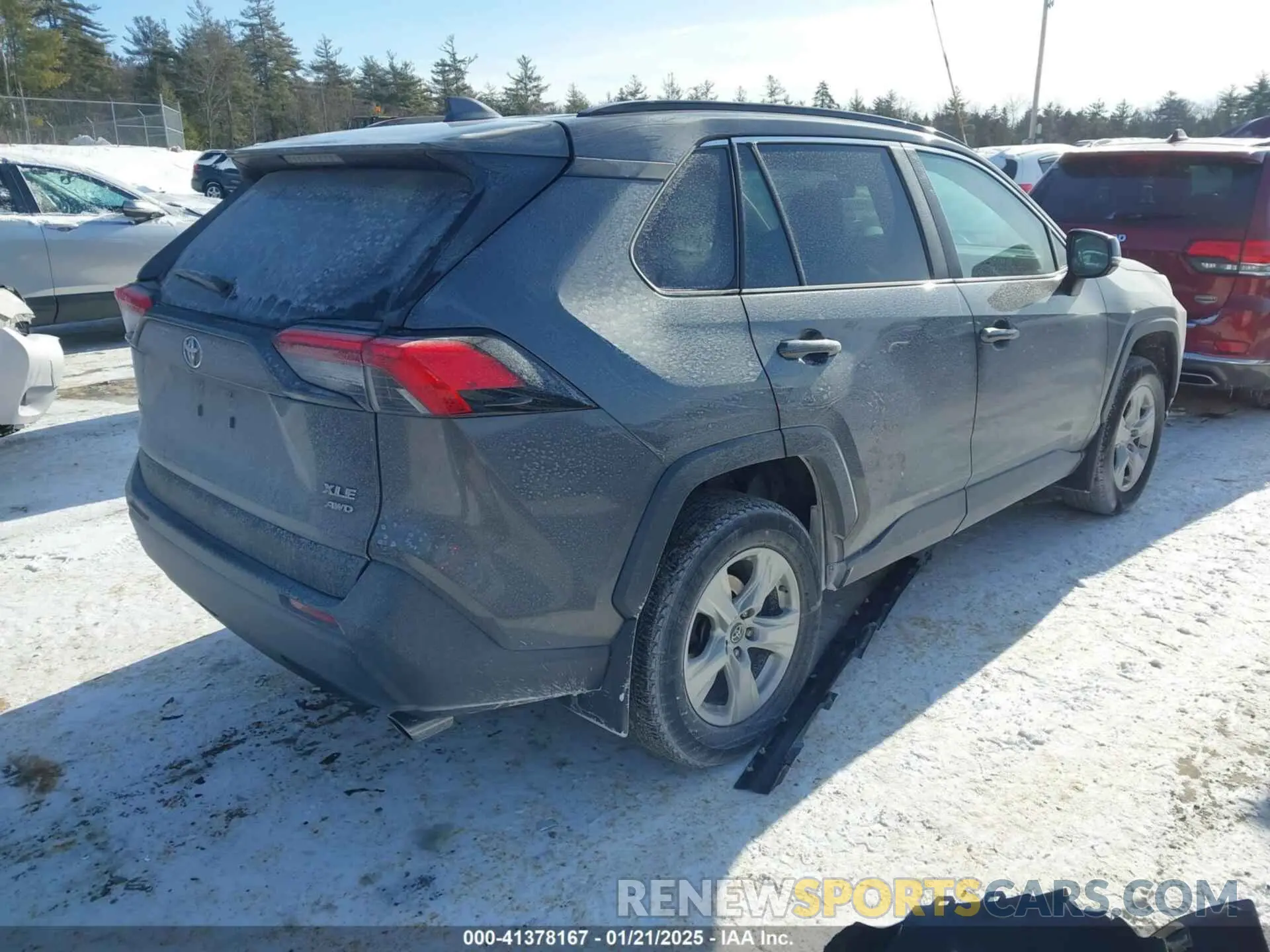 4 Photograph of a damaged car 2T3P1RFV4KC045087 TOYOTA RAV4 2019