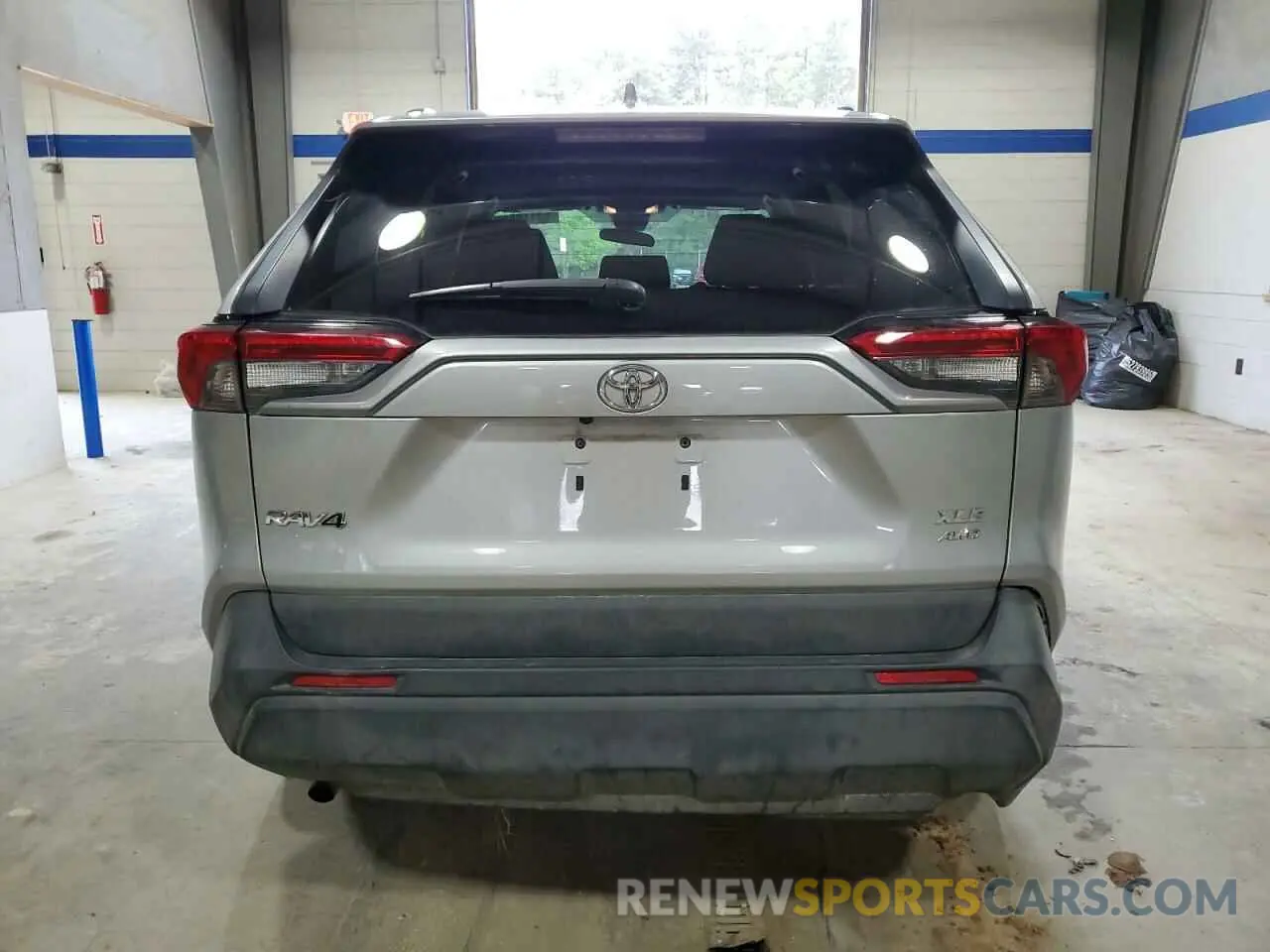 6 Фотография поврежденного автомобиля 2T3P1RFV4KW042785 TOYOTA RAV4 2019