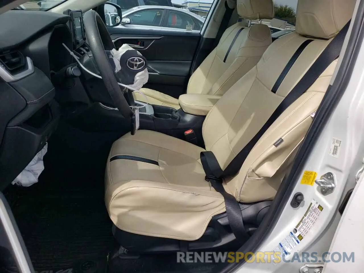 7 Photograph of a damaged car 2T3P1RFV4KW082946 TOYOTA RAV4 2019