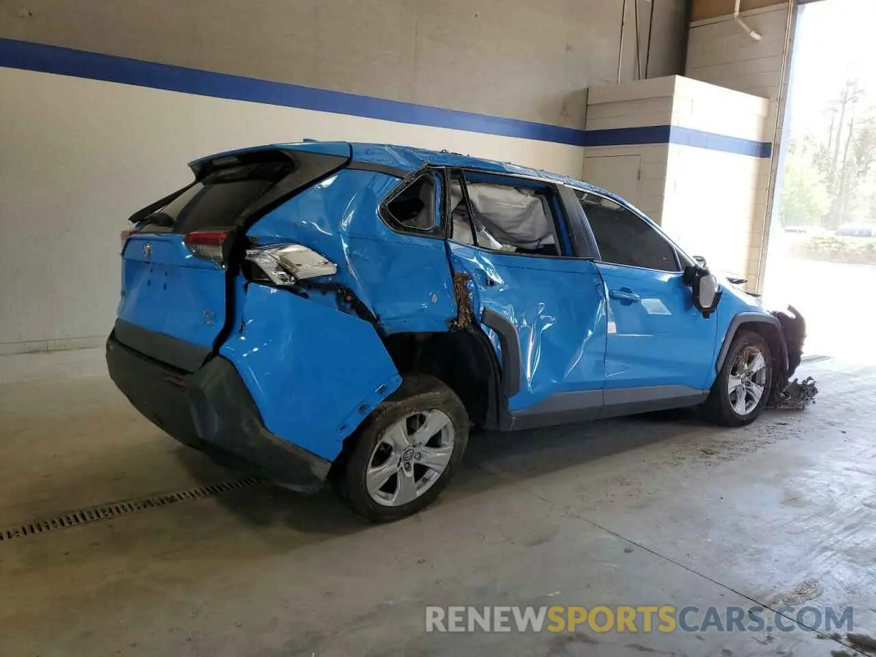 3 Фотография поврежденного автомобиля 2T3P1RFV5KC009781 TOYOTA RAV4 2019