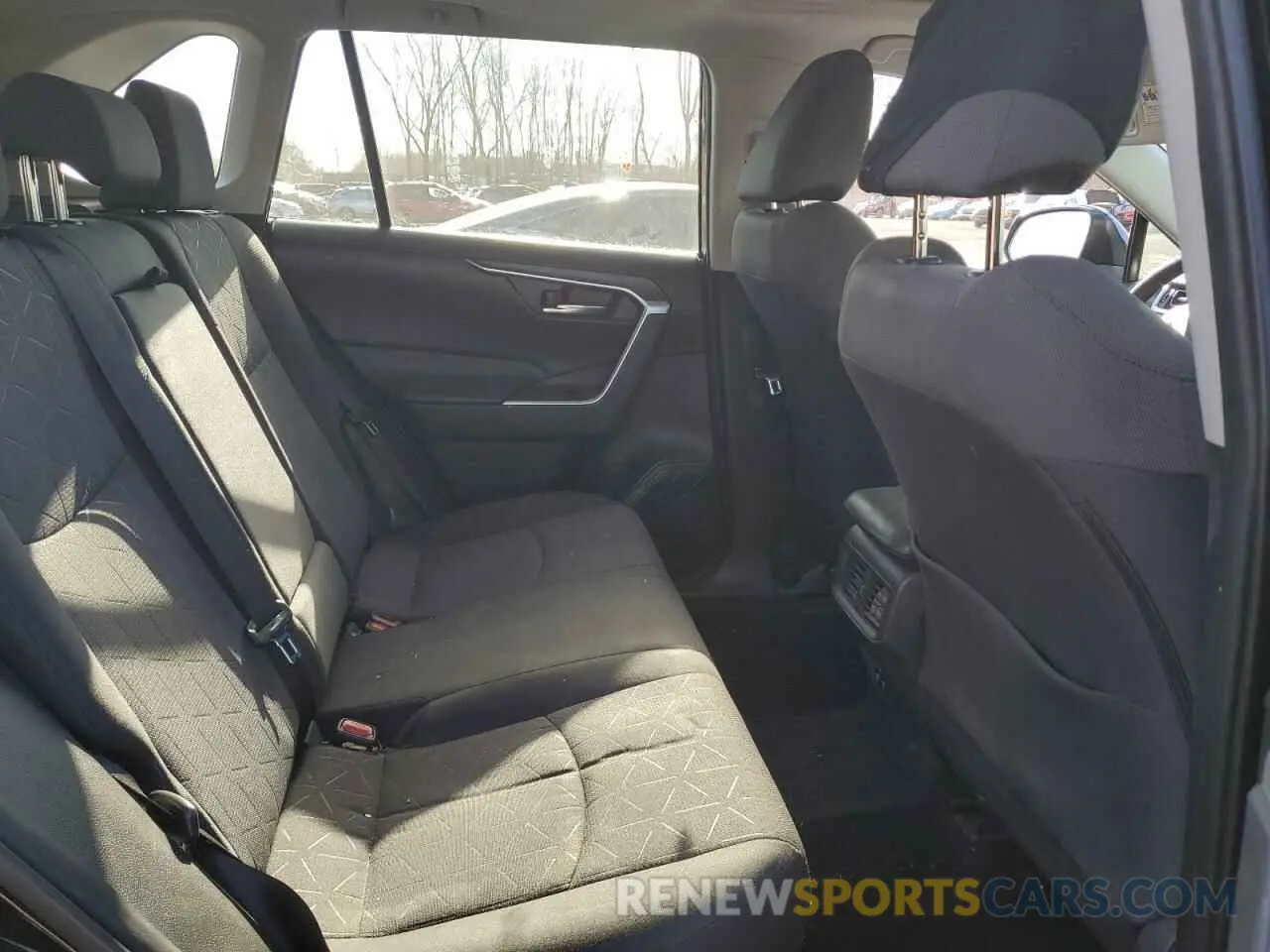 11 Photograph of a damaged car 2T3P1RFV5KC057717 TOYOTA RAV4 2019