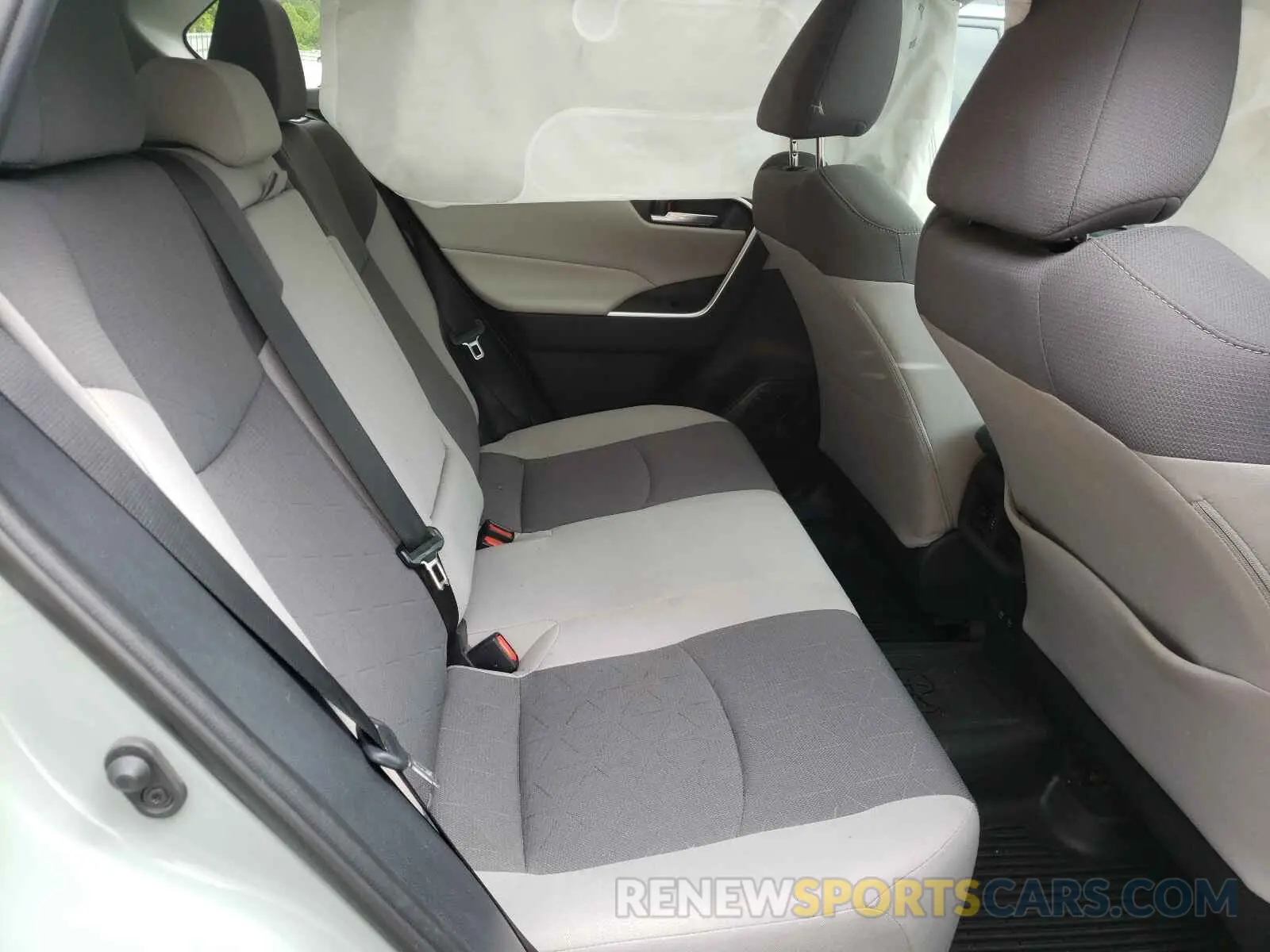 6 Photograph of a damaged car 2T3P1RFV5KW037823 TOYOTA RAV4 2019