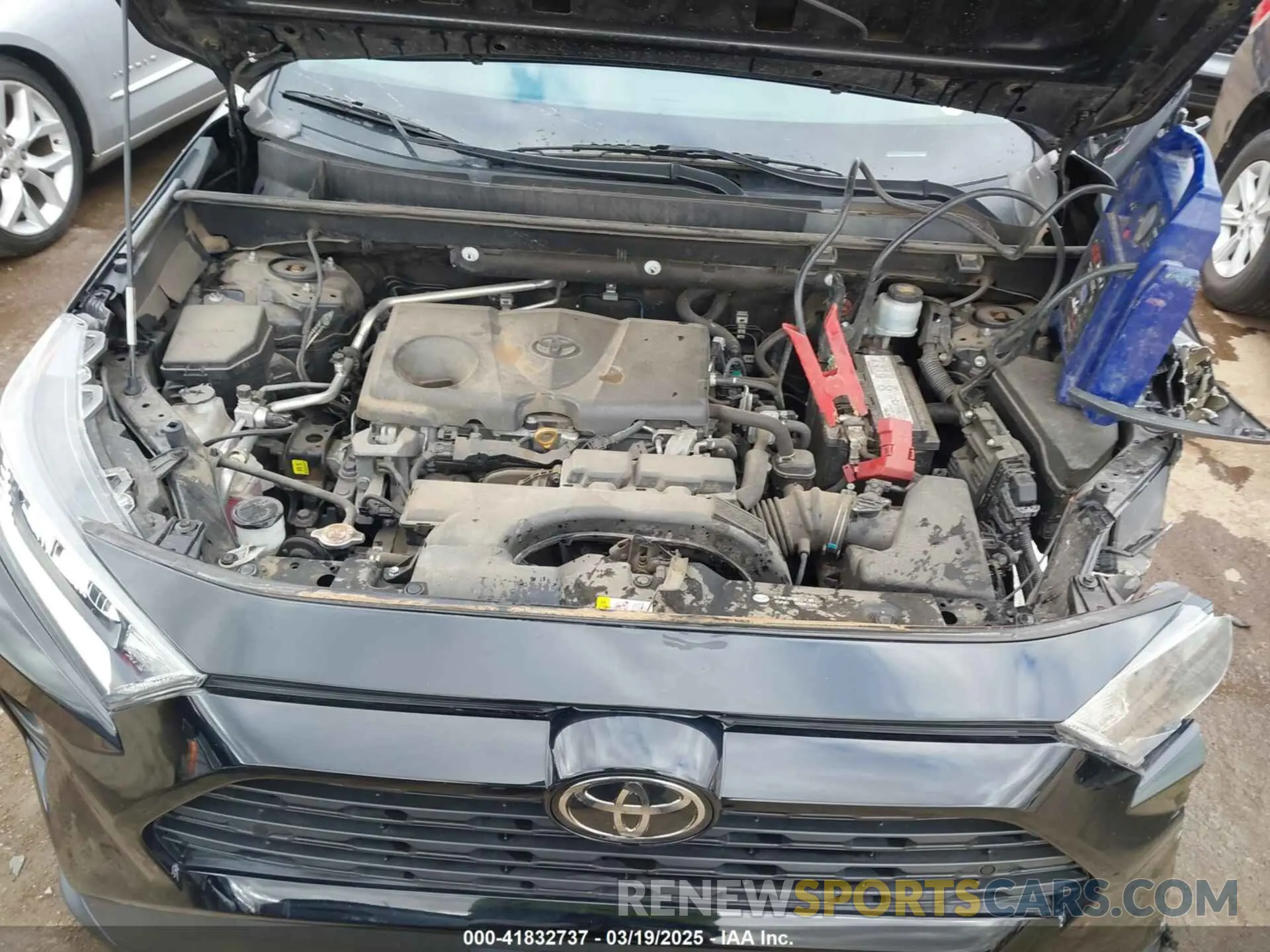 10 Photograph of a damaged car 2T3P1RFV5KW043623 TOYOTA RAV4 2019
