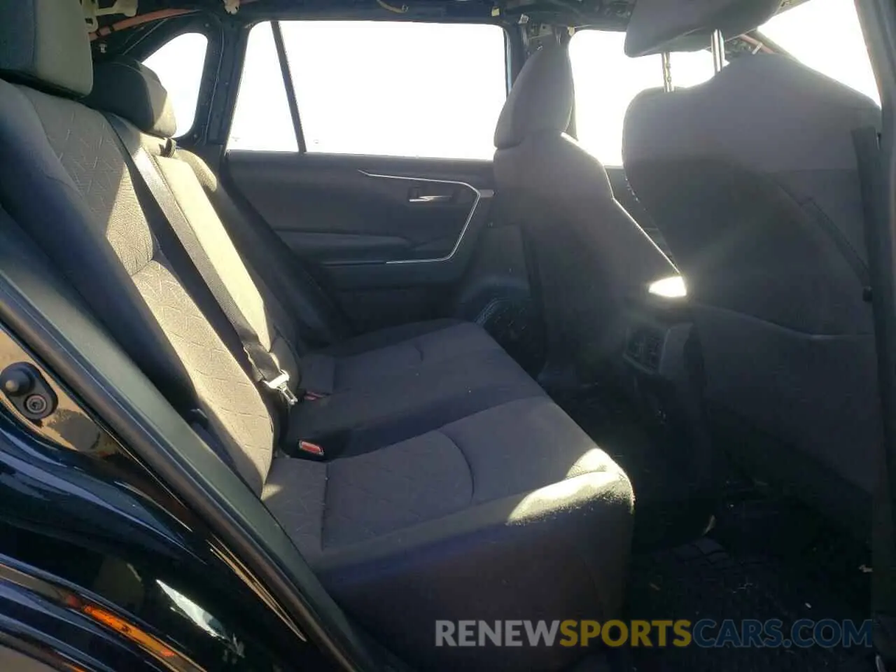 6 Фотография поврежденного автомобиля 2T3P1RFV6KC017923 TOYOTA RAV4 2019