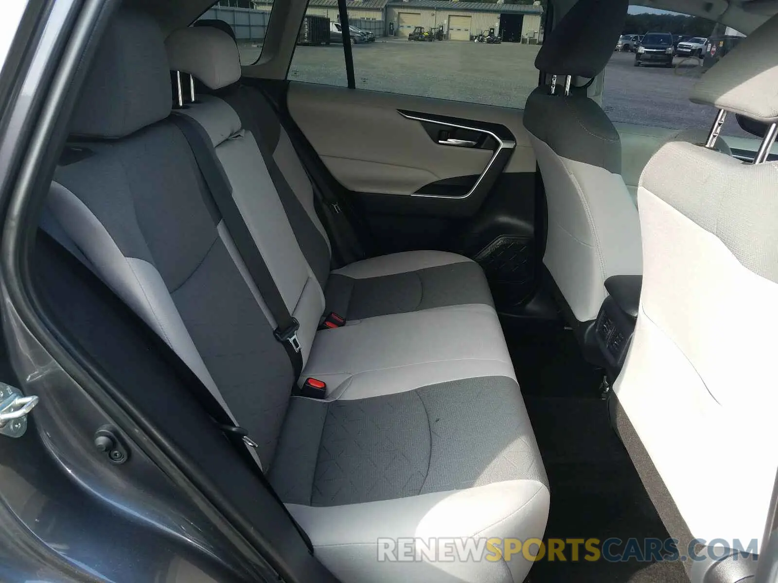 6 Photograph of a damaged car 2T3P1RFV6KC040800 TOYOTA RAV4 2019