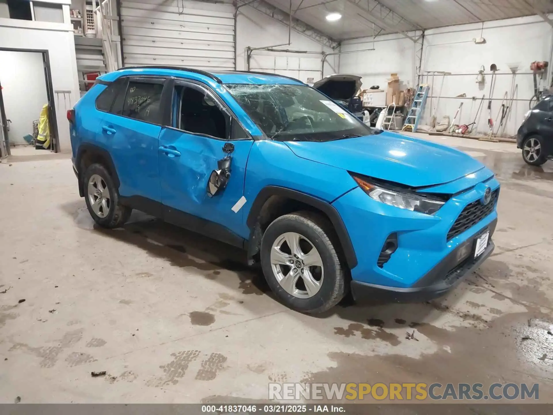 1 Photograph of a damaged car 2T3P1RFV6KC053546 TOYOTA RAV4 2019