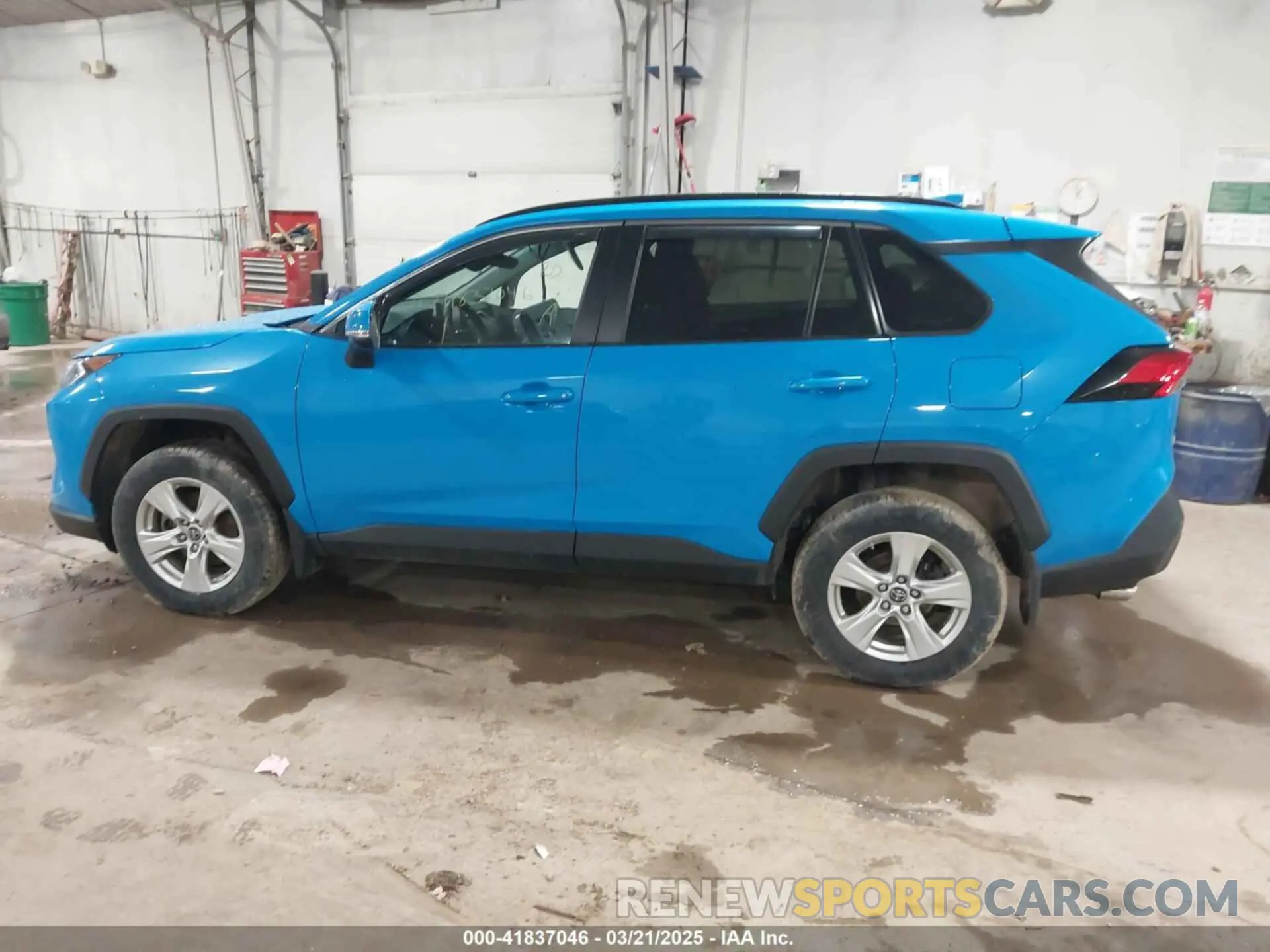 14 Photograph of a damaged car 2T3P1RFV6KC053546 TOYOTA RAV4 2019