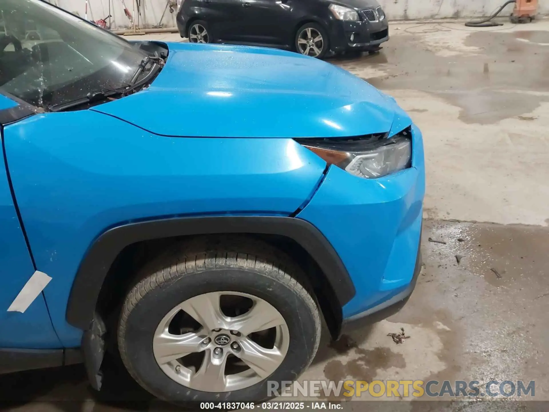 19 Photograph of a damaged car 2T3P1RFV6KC053546 TOYOTA RAV4 2019