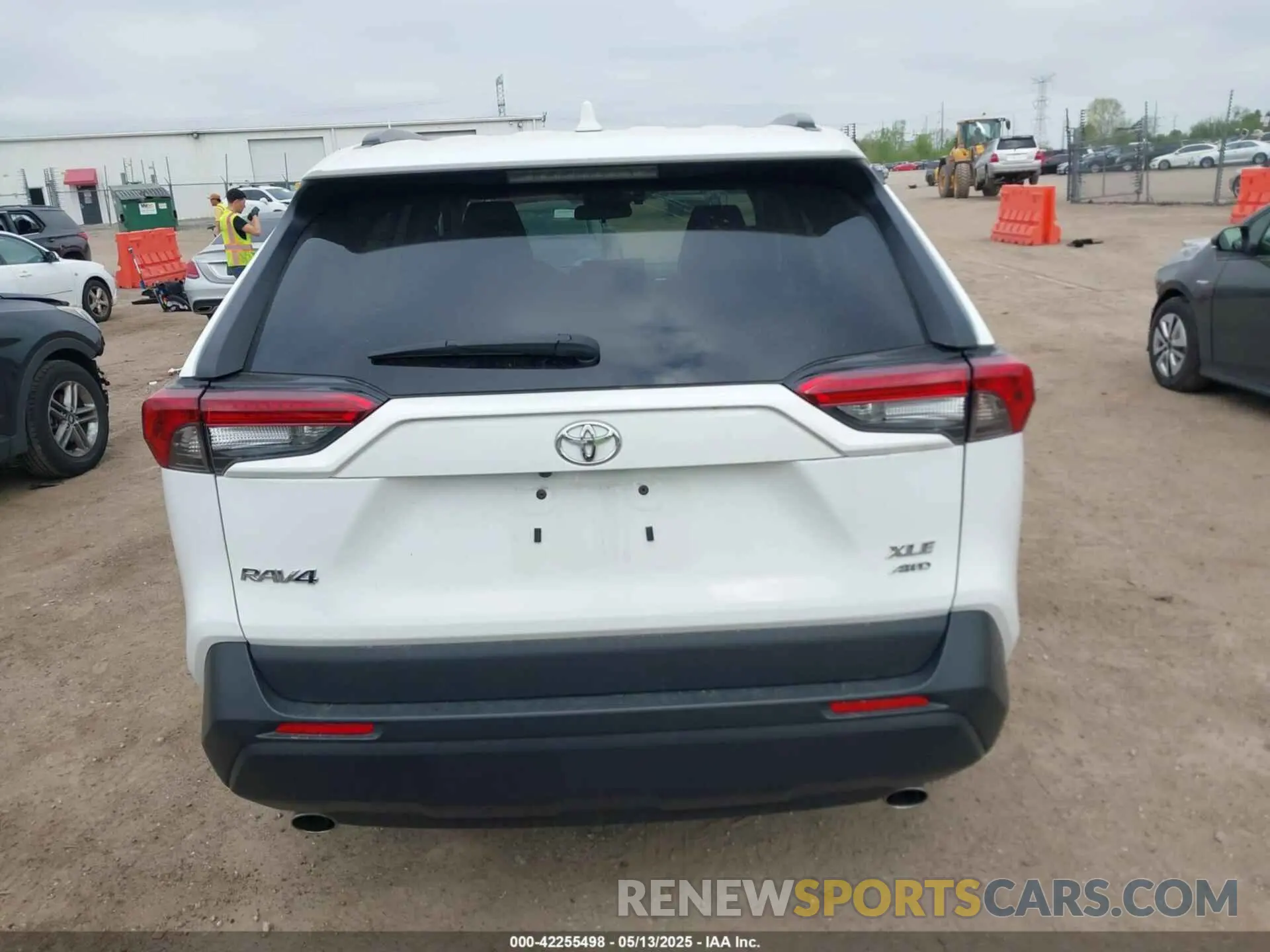 16 Фотография поврежденного автомобиля 2T3P1RFV6KW081863 TOYOTA RAV4 2019