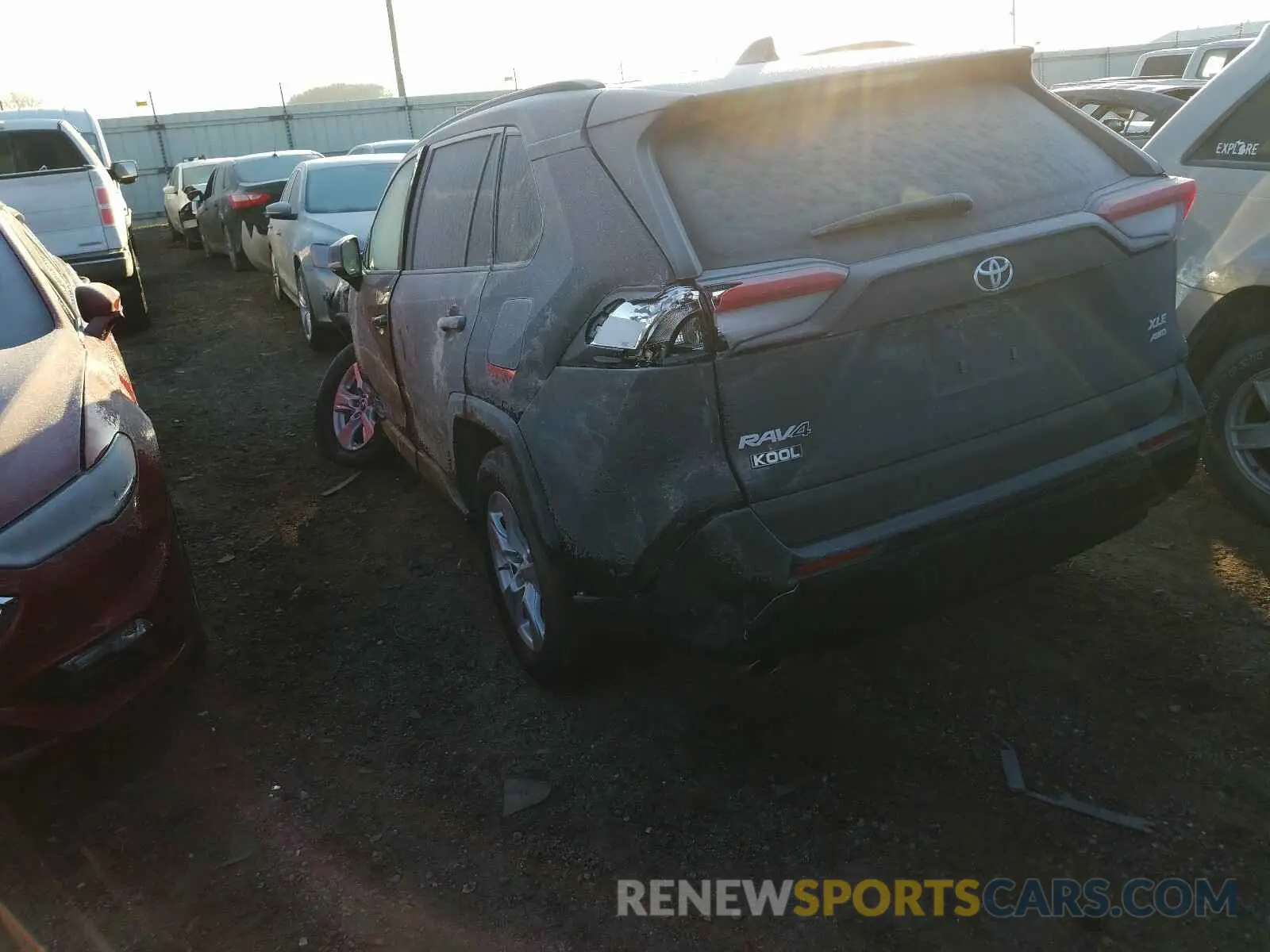 3 Photograph of a damaged car 2T3P1RFV6KW083015 TOYOTA RAV4 2019