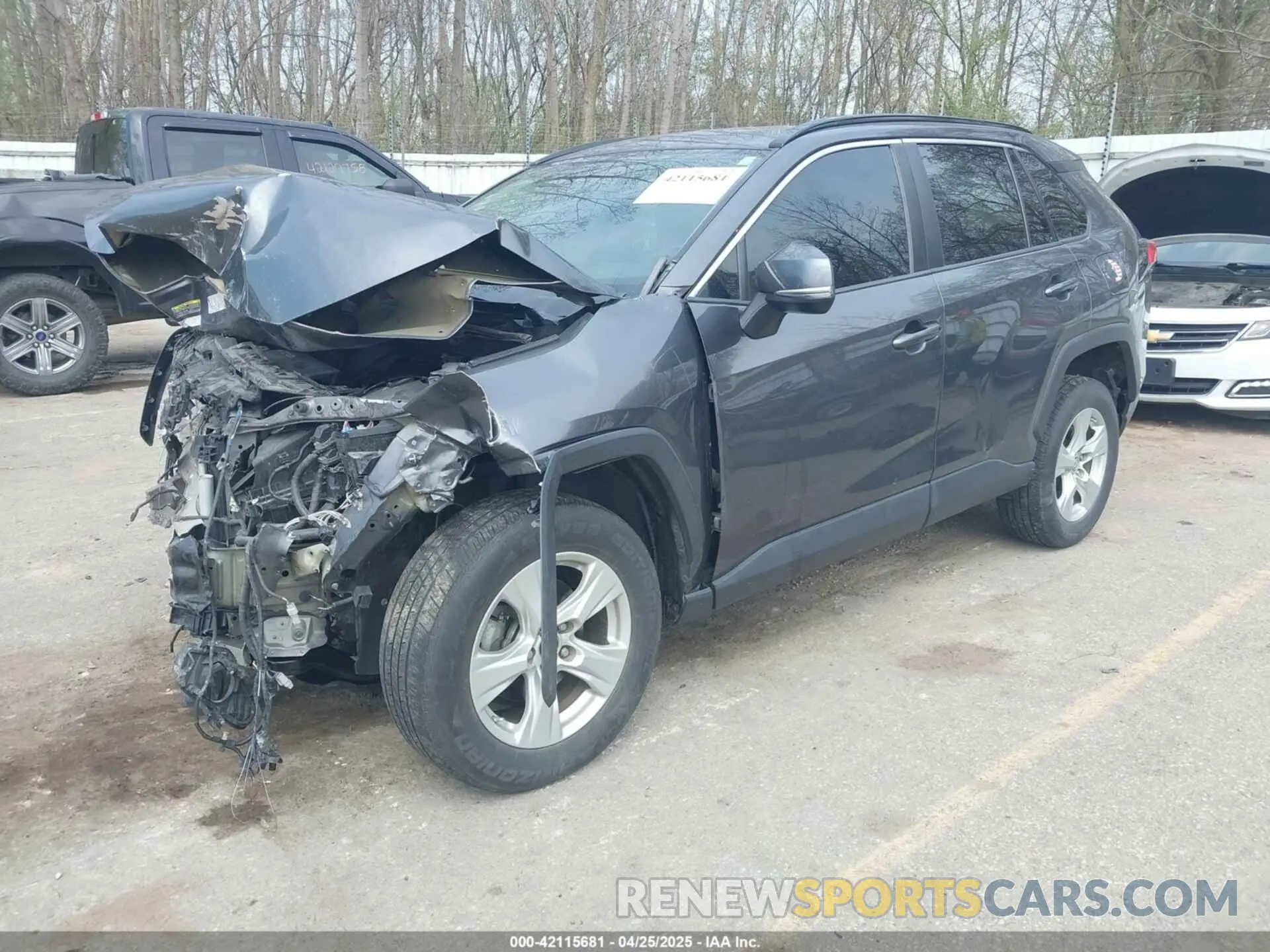 2 Фотография поврежденного автомобиля 2T3P1RFV7KC007112 TOYOTA RAV4 2019