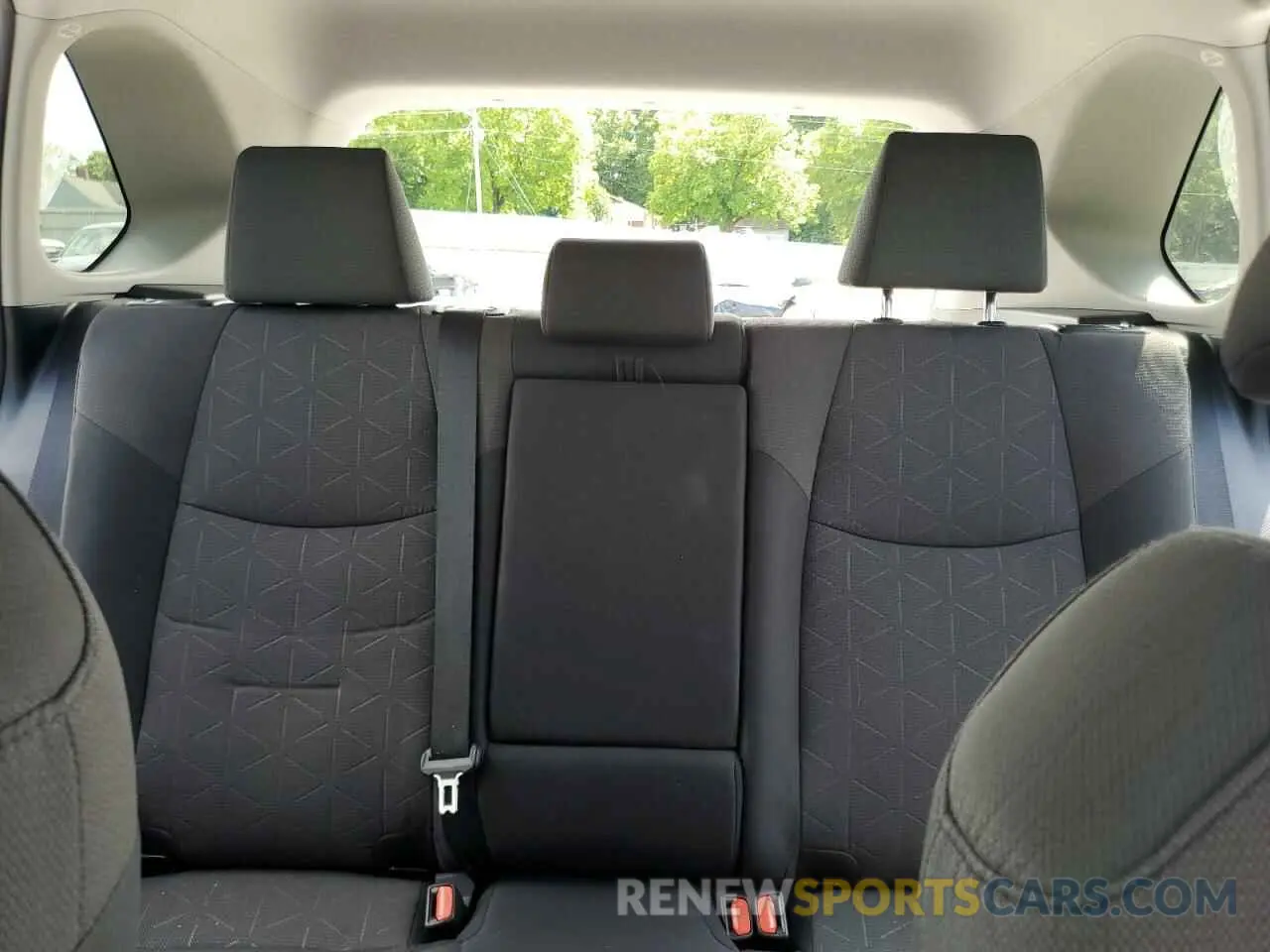 10 Фотография поврежденного автомобиля 2T3P1RFV7KC008034 TOYOTA RAV4 2019
