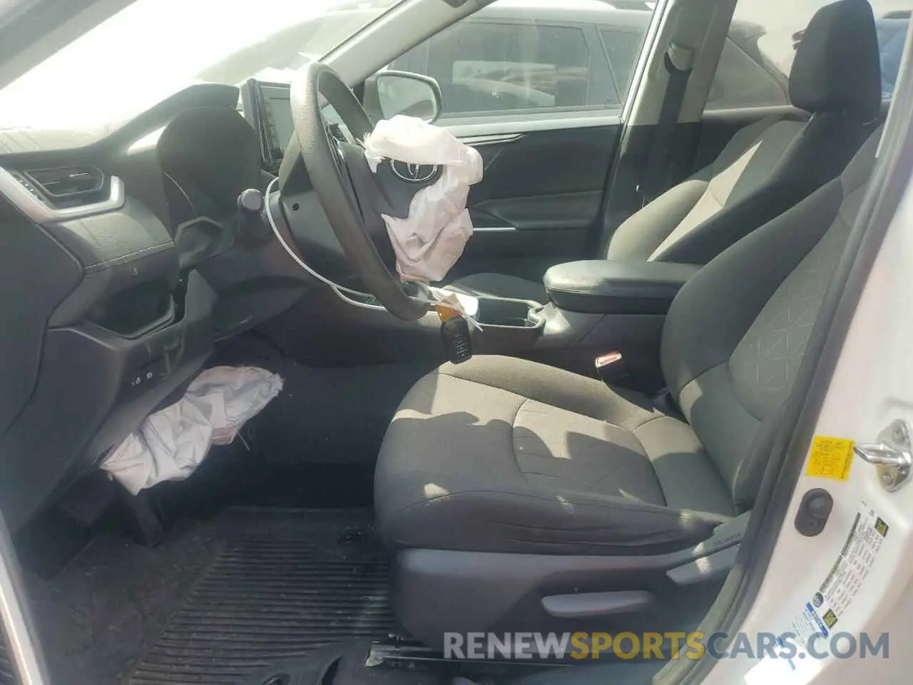 7 Photograph of a damaged car 2T3P1RFV7KC029904 TOYOTA RAV4 2019