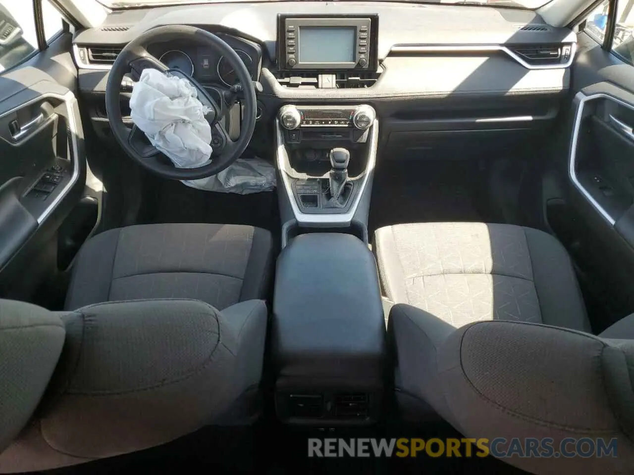 8 Photograph of a damaged car 2T3P1RFV7KC029904 TOYOTA RAV4 2019