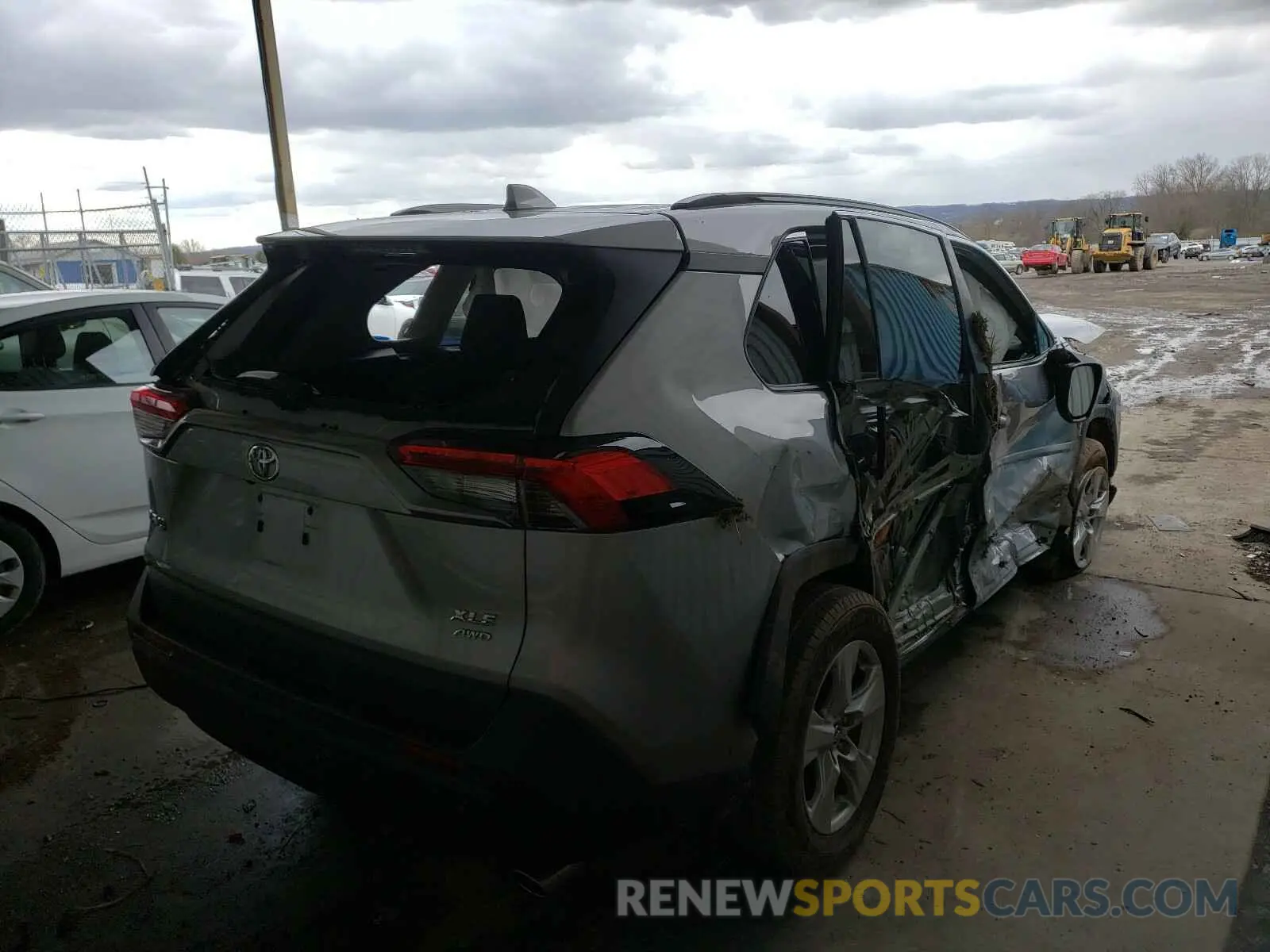4 Photograph of a damaged car 2T3P1RFV7KW029948 TOYOTA RAV4 2019