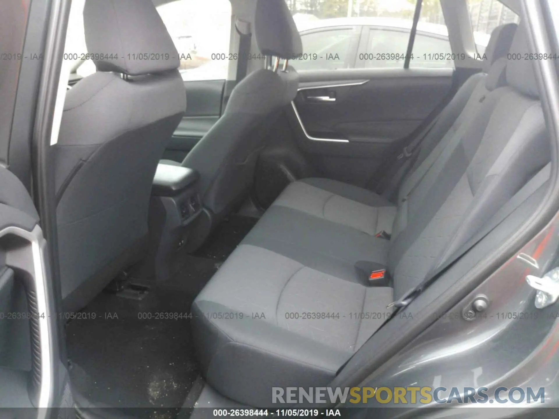 8 Photograph of a damaged car 2T3P1RFV7KW038732 TOYOTA RAV4 2019