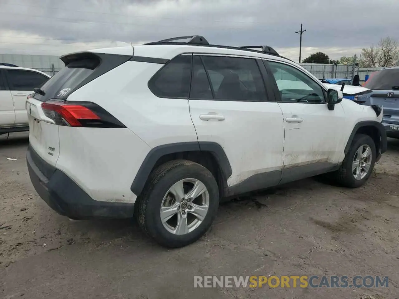 3 Photograph of a damaged car 2T3P1RFV8KW008283 TOYOTA RAV4 2019