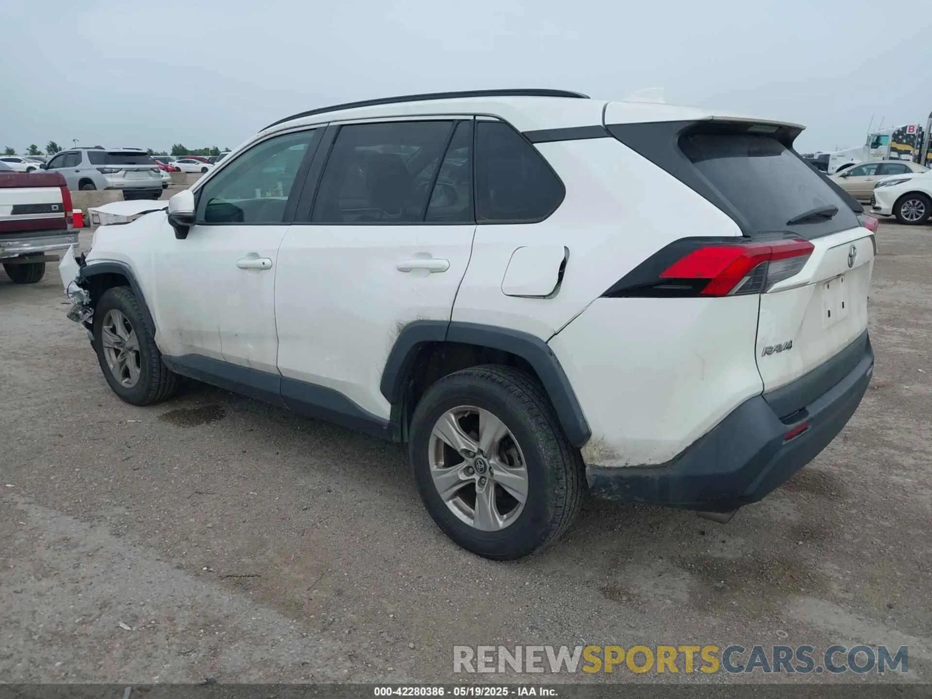 3 Photograph of a damaged car 2T3P1RFV8KW040053 TOYOTA RAV4 2019