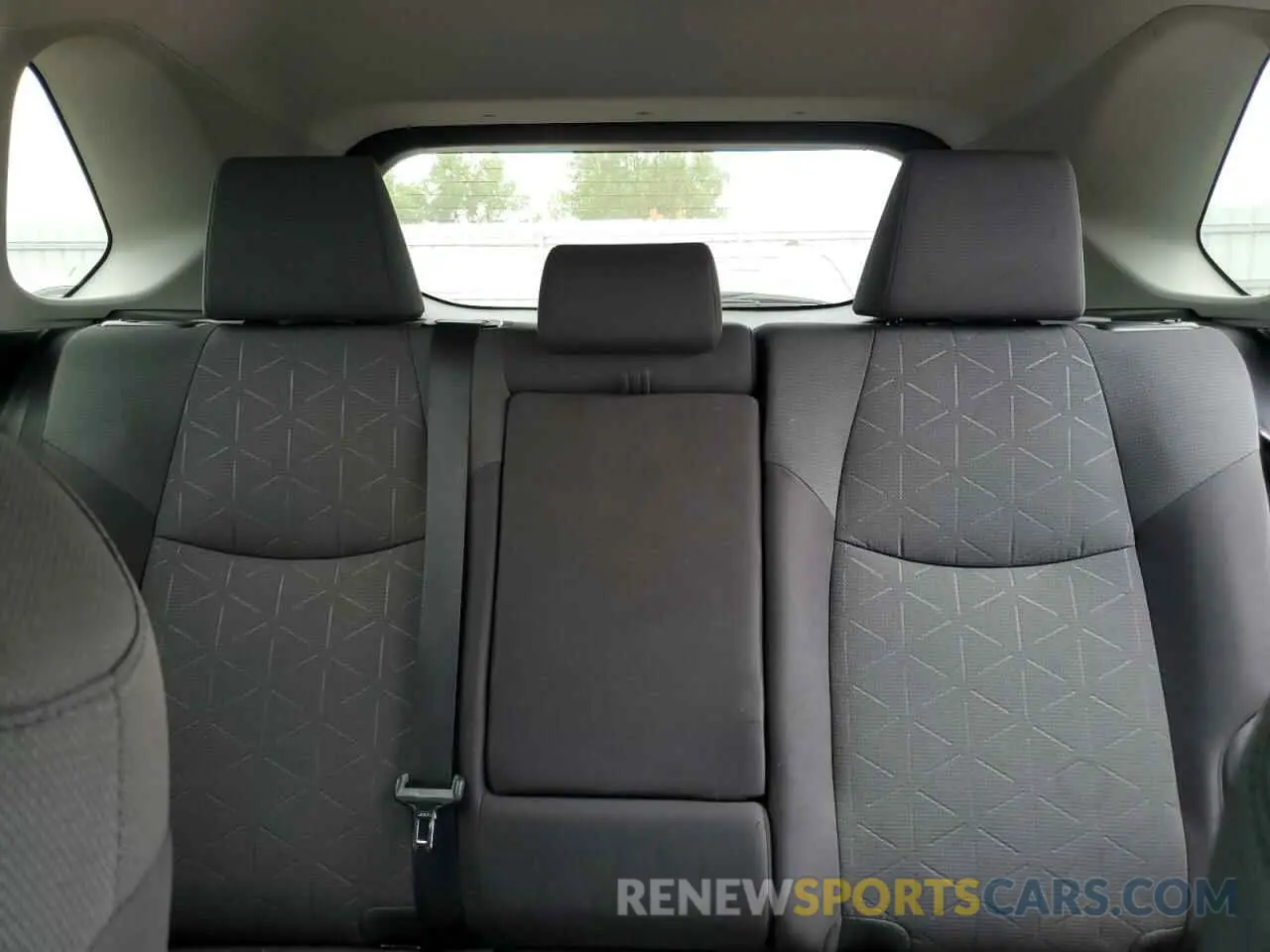 10 Photograph of a damaged car 2T3P1RFV9KC010867 TOYOTA RAV4 2019