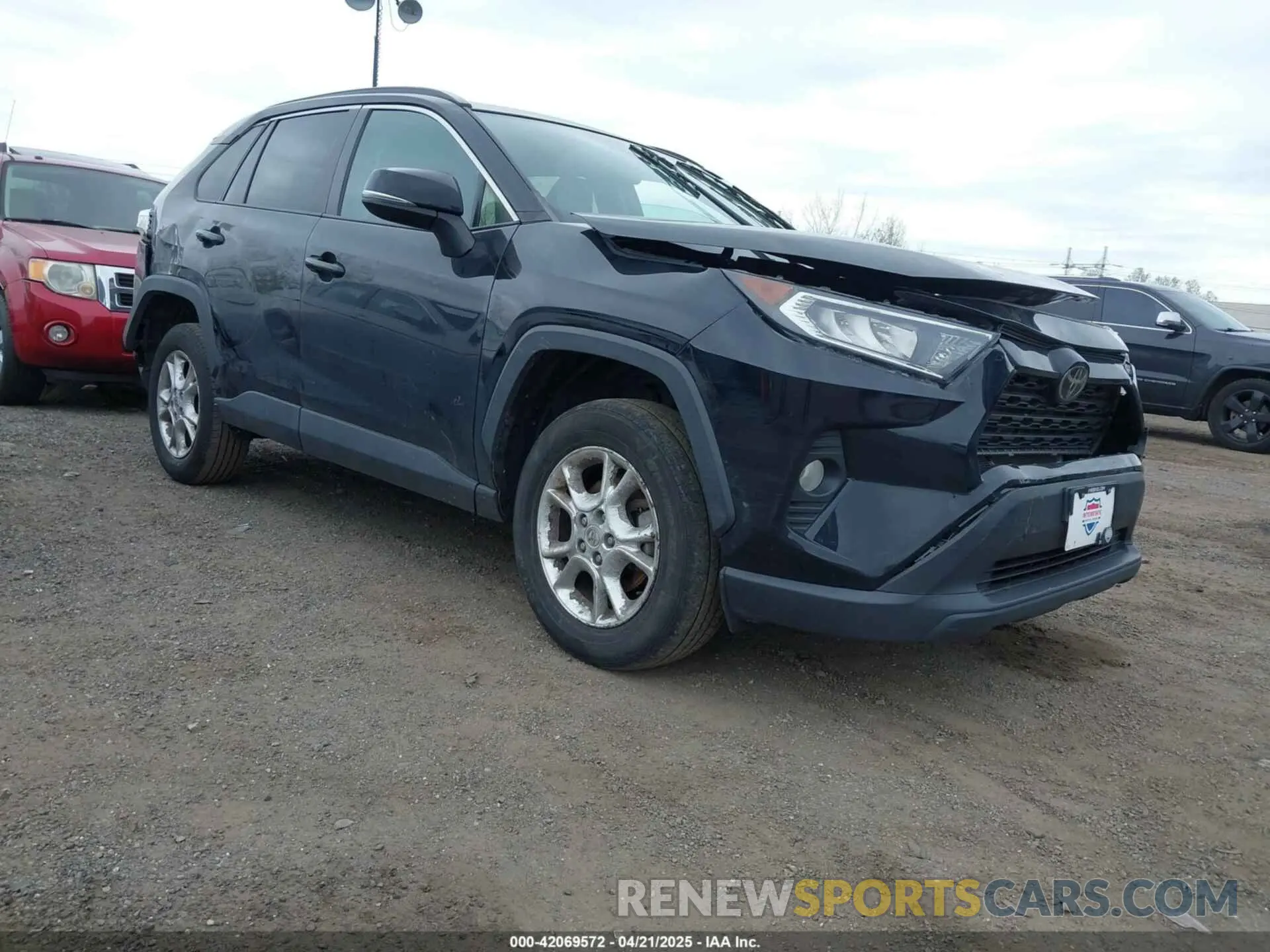 1 Photograph of a damaged car 2T3P1RFV9KC015647 TOYOTA RAV4 2019