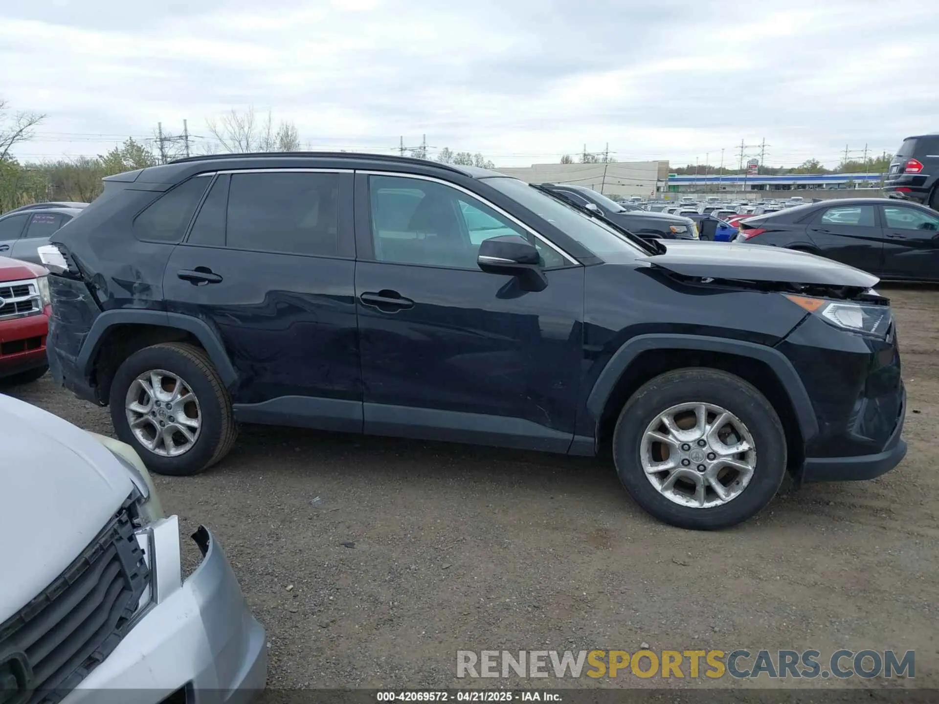 13 Photograph of a damaged car 2T3P1RFV9KC015647 TOYOTA RAV4 2019