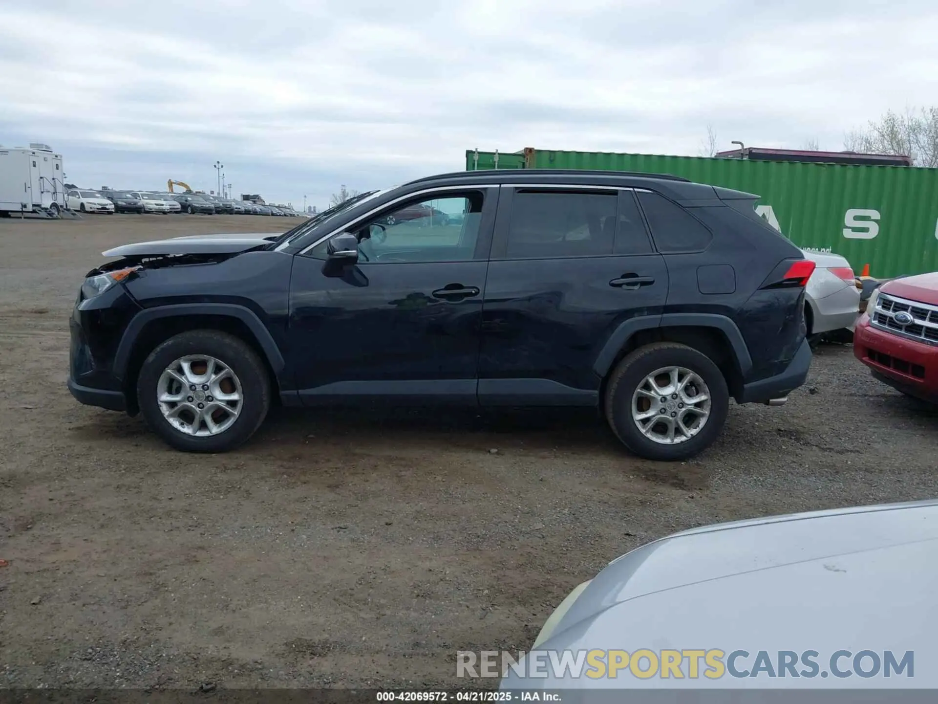 14 Photograph of a damaged car 2T3P1RFV9KC015647 TOYOTA RAV4 2019