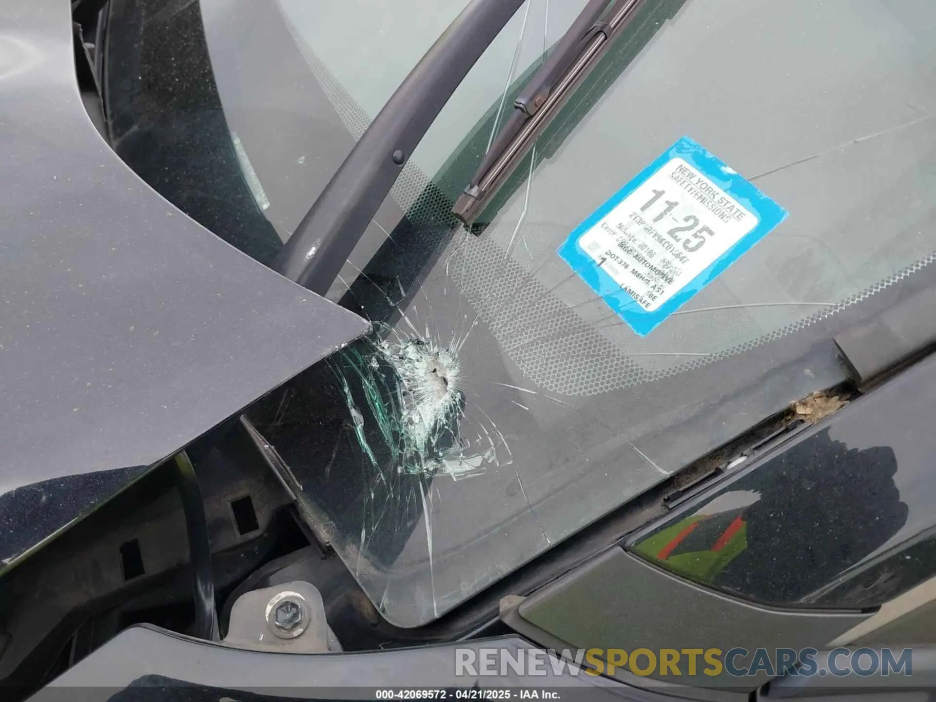 20 Photograph of a damaged car 2T3P1RFV9KC015647 TOYOTA RAV4 2019