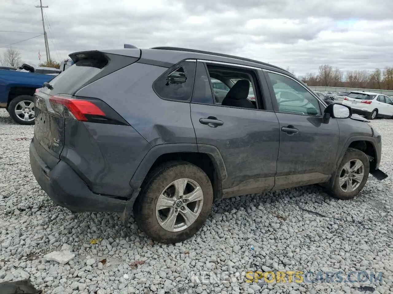 3 Фотография поврежденного автомобиля 2T3P1RFV9KC022601 TOYOTA RAV4 2019
