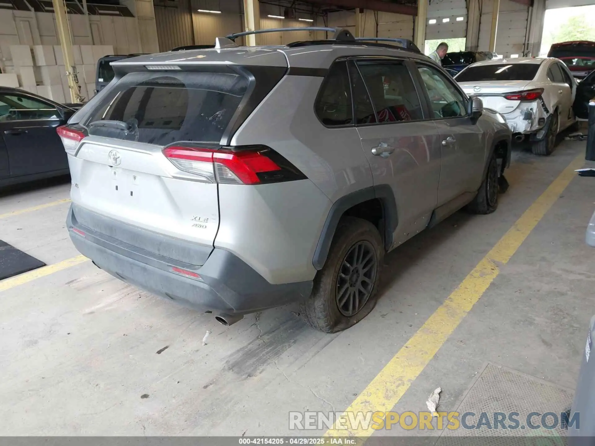 4 Photograph of a damaged car 2T3P1RFV9KW028137 TOYOTA RAV4 2019