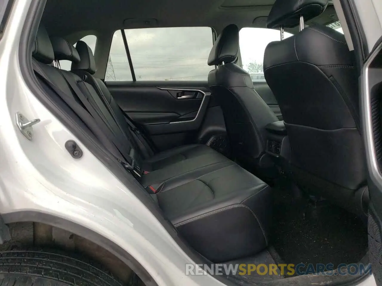 11 Фотография поврежденного автомобиля 2T3R1RFV7KW042451 TOYOTA RAV4 2019