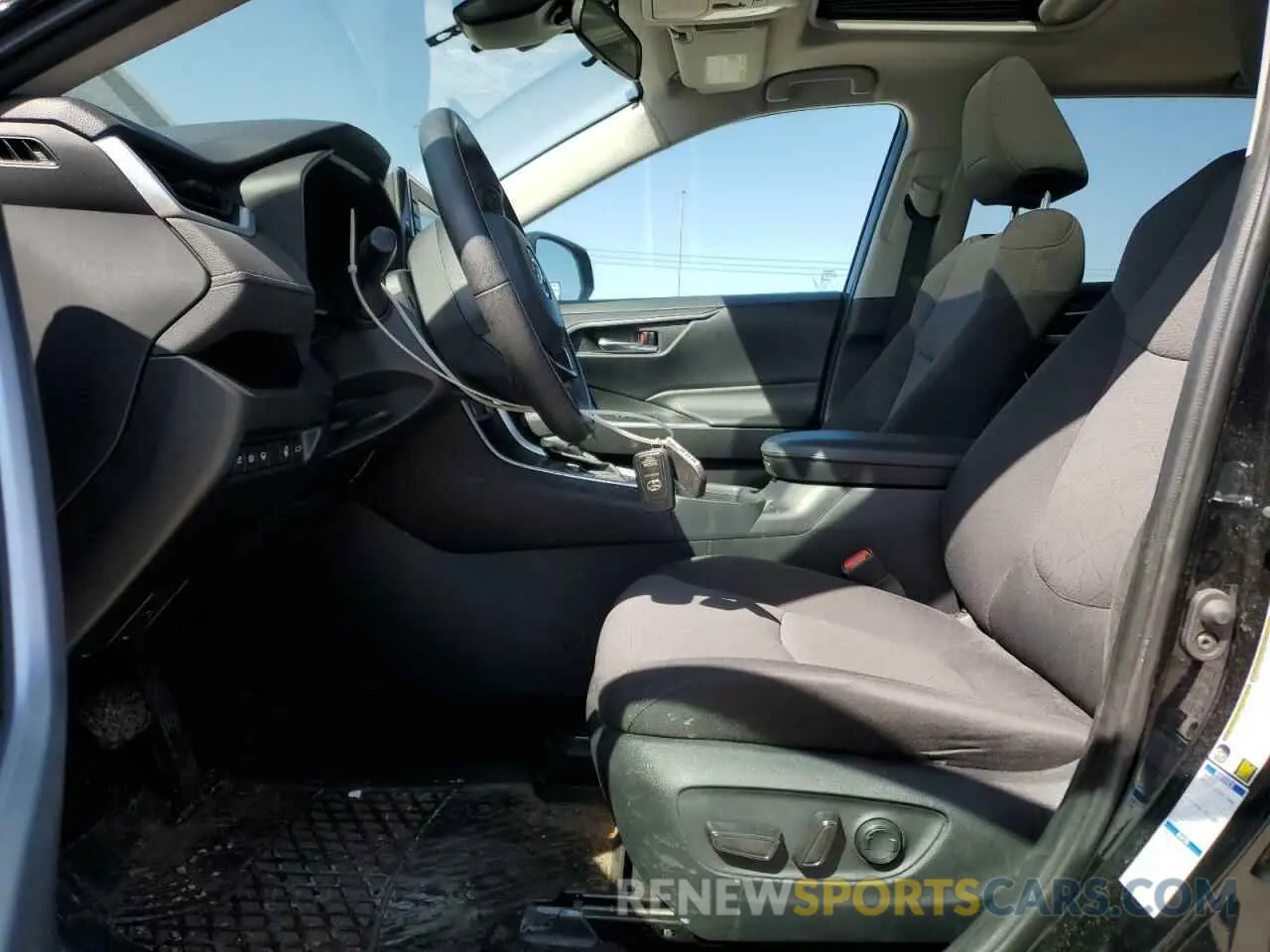 7 Photograph of a damaged car 2T3R1RFV8KC023960 TOYOTA RAV4 2019