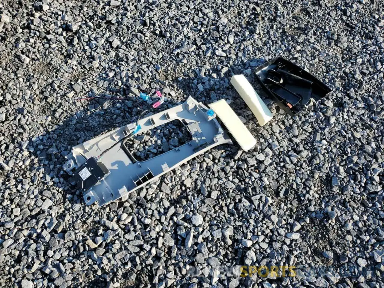 13 Photograph of a damaged car 2T3R1RFVXKW039270 TOYOTA RAV4 2019