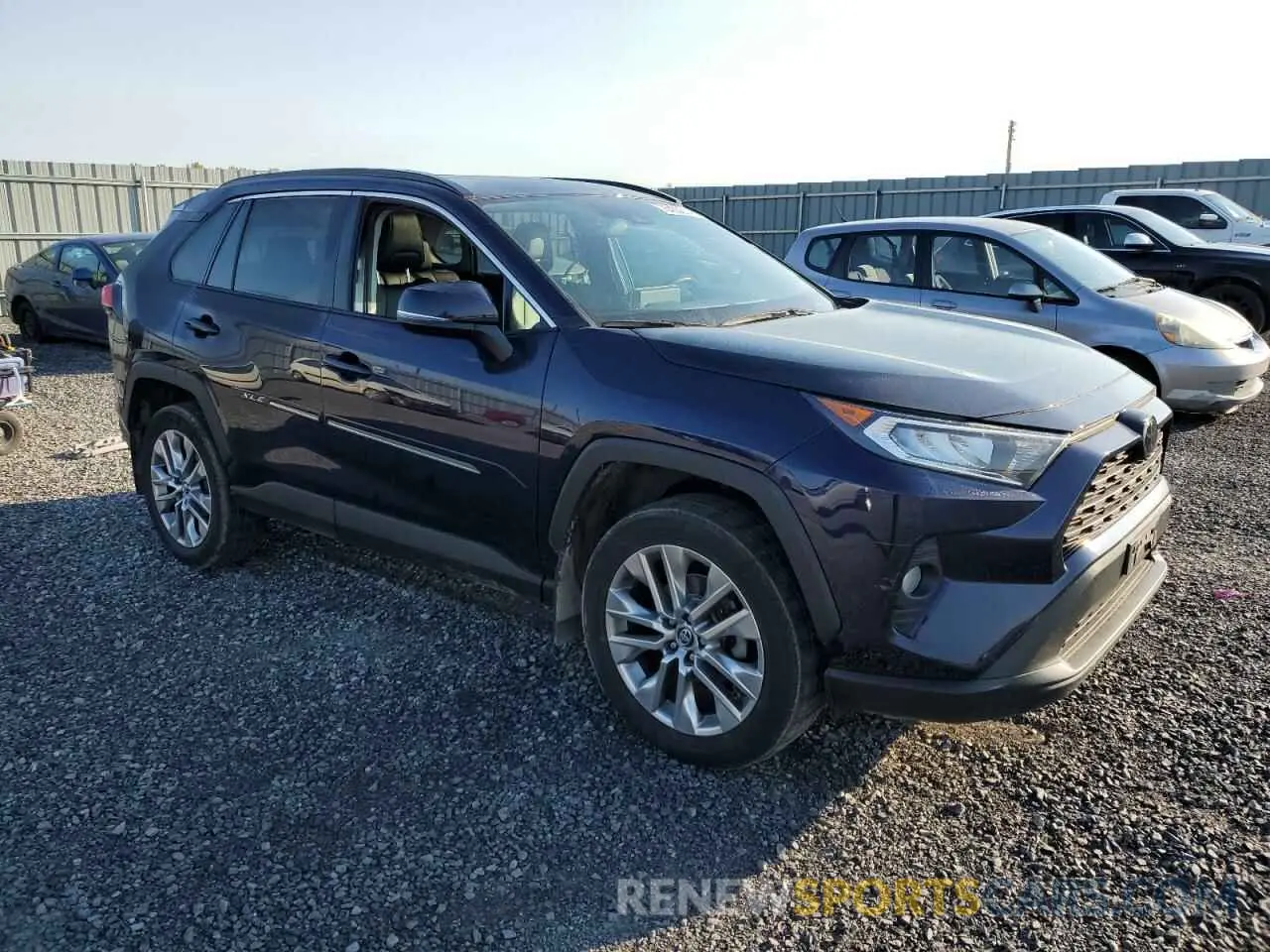 4 Photograph of a damaged car 2T3R1RFVXKW039270 TOYOTA RAV4 2019
