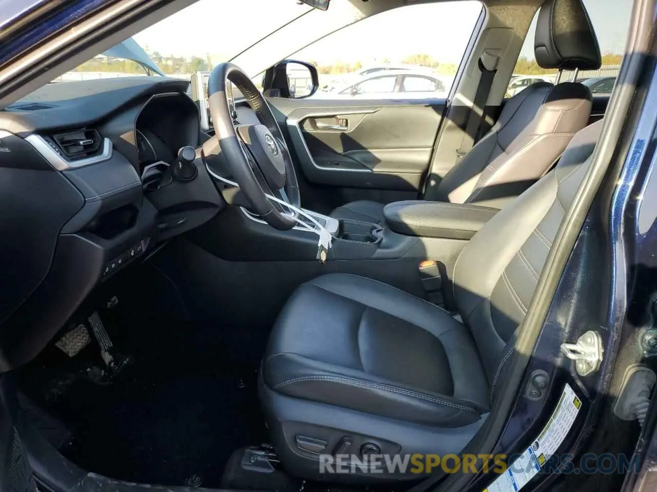 7 Photograph of a damaged car 2T3R1RFVXKW039270 TOYOTA RAV4 2019