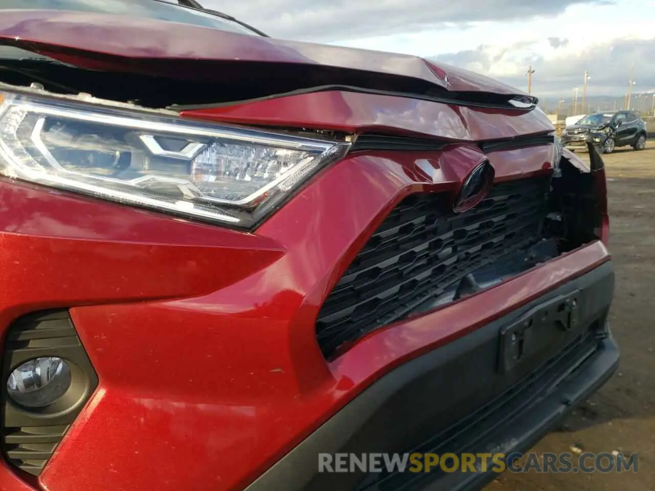 9 Photograph of a damaged car 2T3RWRFV0KW013004 TOYOTA RAV4 2019