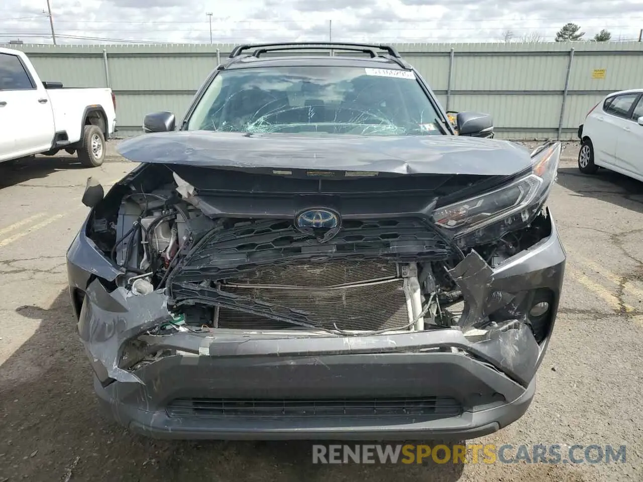 5 Photograph of a damaged car 2T3RWRFV1KW034816 TOYOTA RAV4 2019