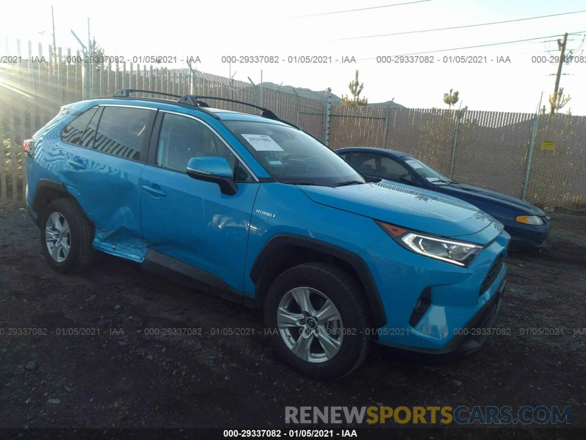 1 Photograph of a damaged car 2T3RWRFV2KW032055 TOYOTA RAV4 2019