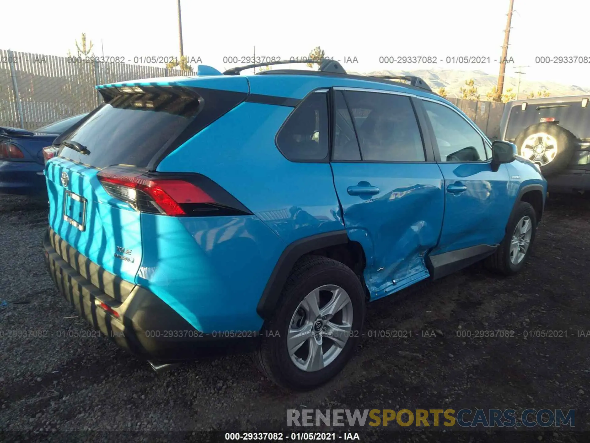 4 Photograph of a damaged car 2T3RWRFV2KW032055 TOYOTA RAV4 2019