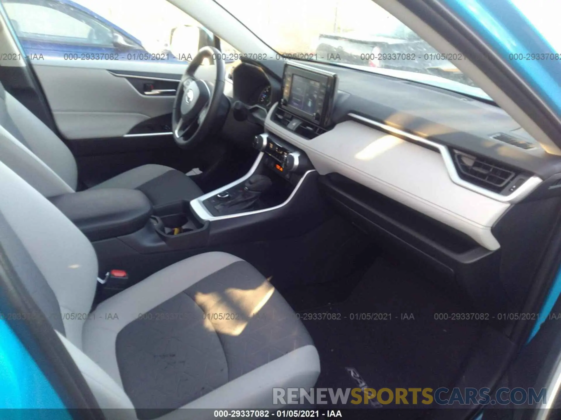 5 Photograph of a damaged car 2T3RWRFV2KW032055 TOYOTA RAV4 2019