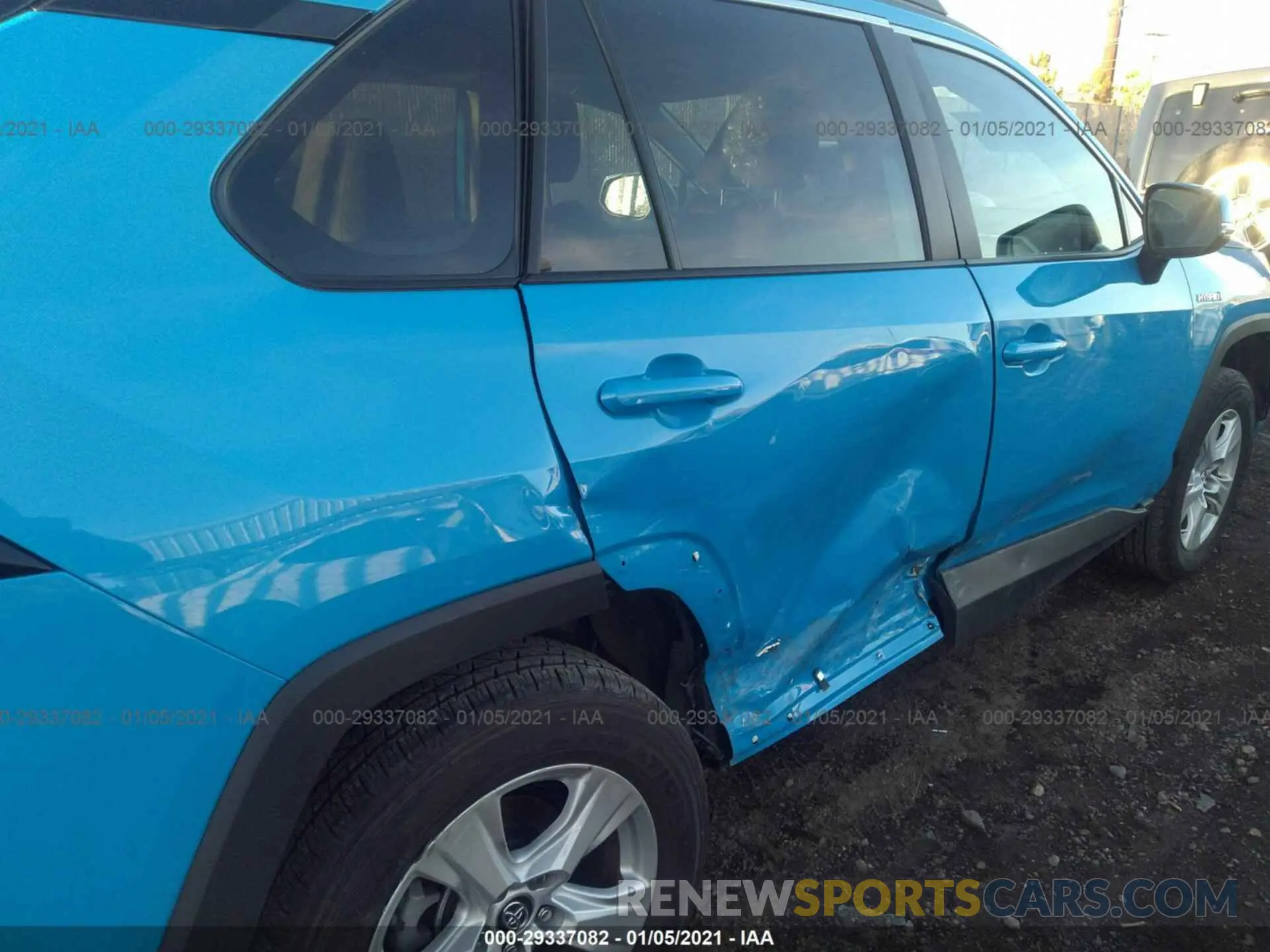 6 Photograph of a damaged car 2T3RWRFV2KW032055 TOYOTA RAV4 2019