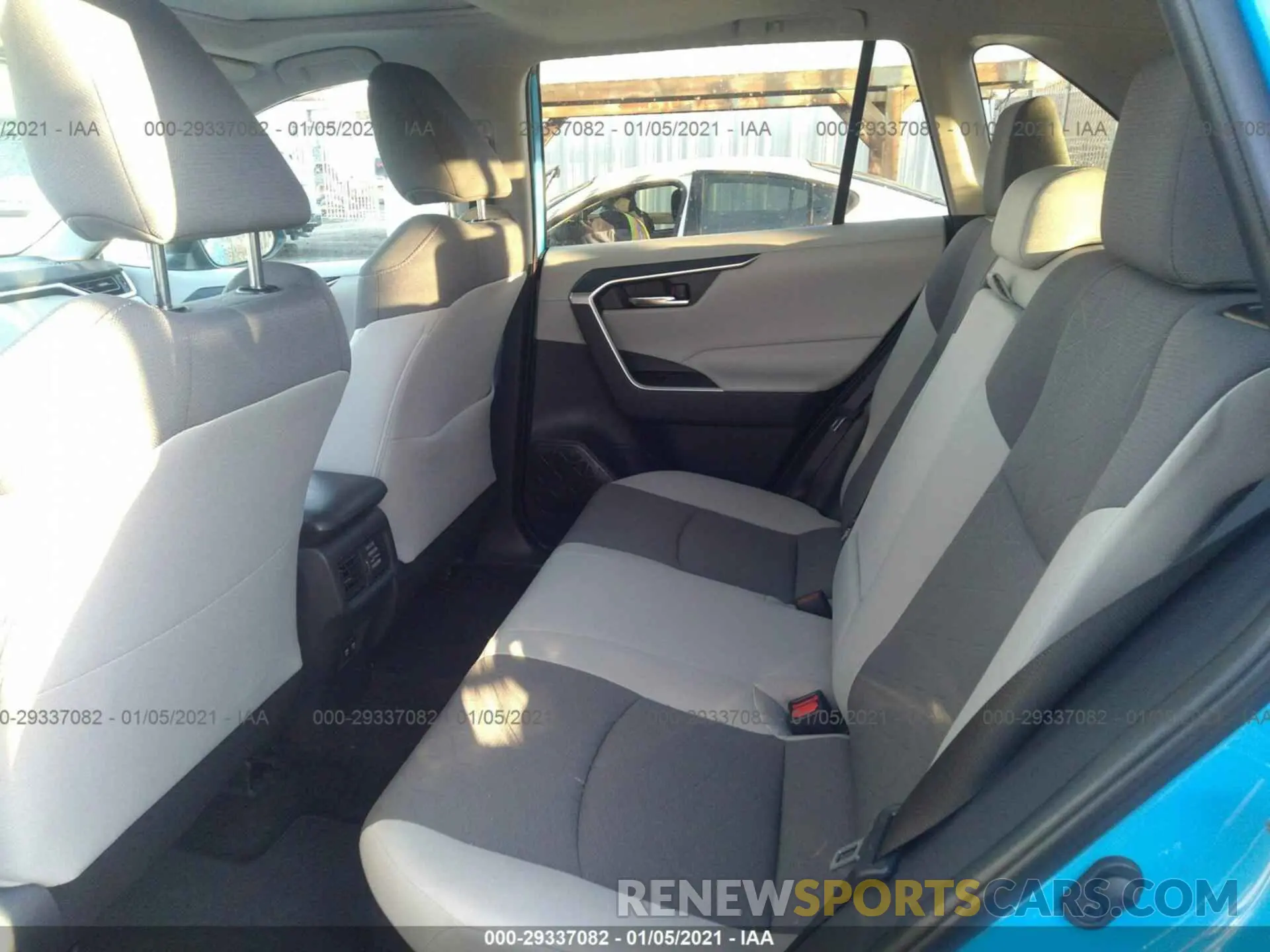 8 Photograph of a damaged car 2T3RWRFV2KW032055 TOYOTA RAV4 2019