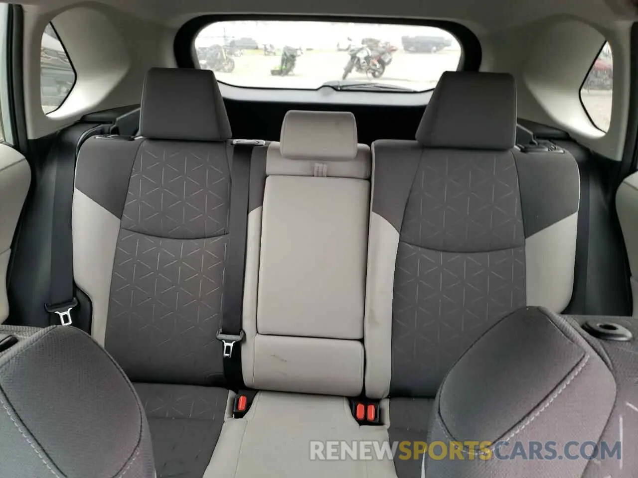 10 Photograph of a damaged car 2T3RWRFV3KW013546 TOYOTA RAV4 2019