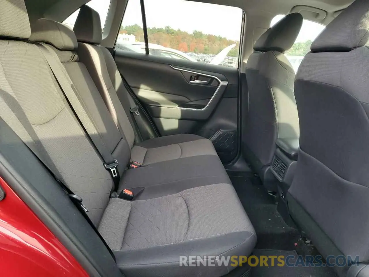 10 Photograph of a damaged car 2T3RWRFV4KW034390 TOYOTA RAV4 2019