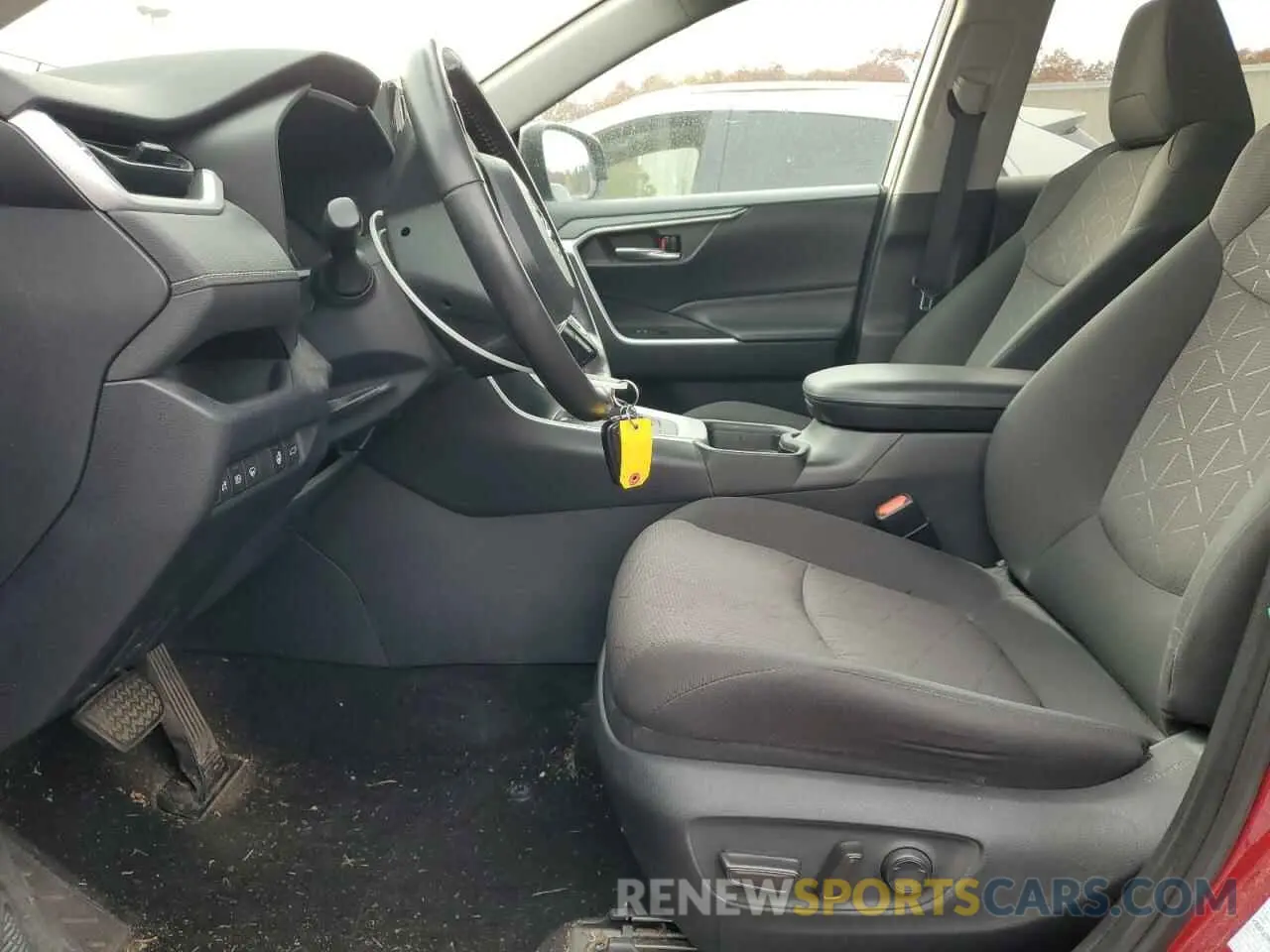7 Photograph of a damaged car 2T3RWRFV4KW034390 TOYOTA RAV4 2019