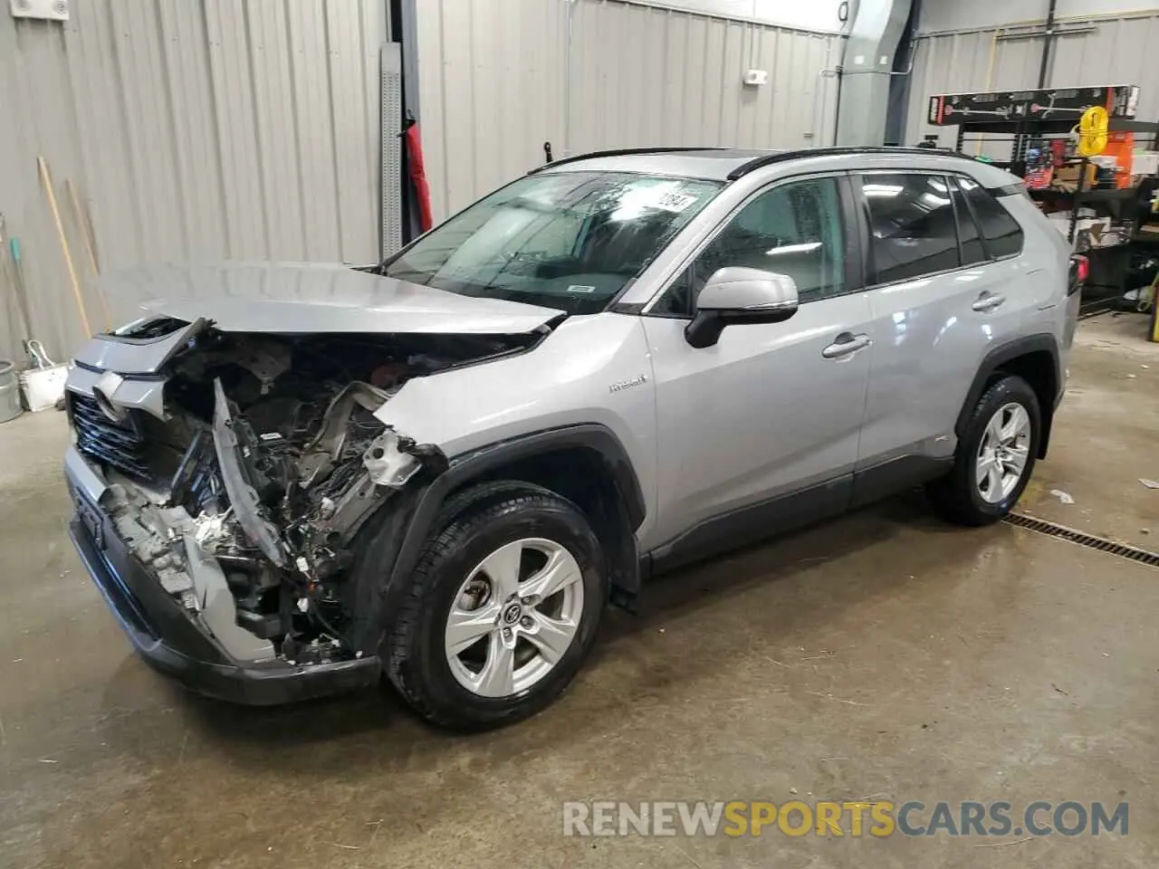 1 Photograph of a damaged car 2T3RWRFV6KW019468 TOYOTA RAV4 2019