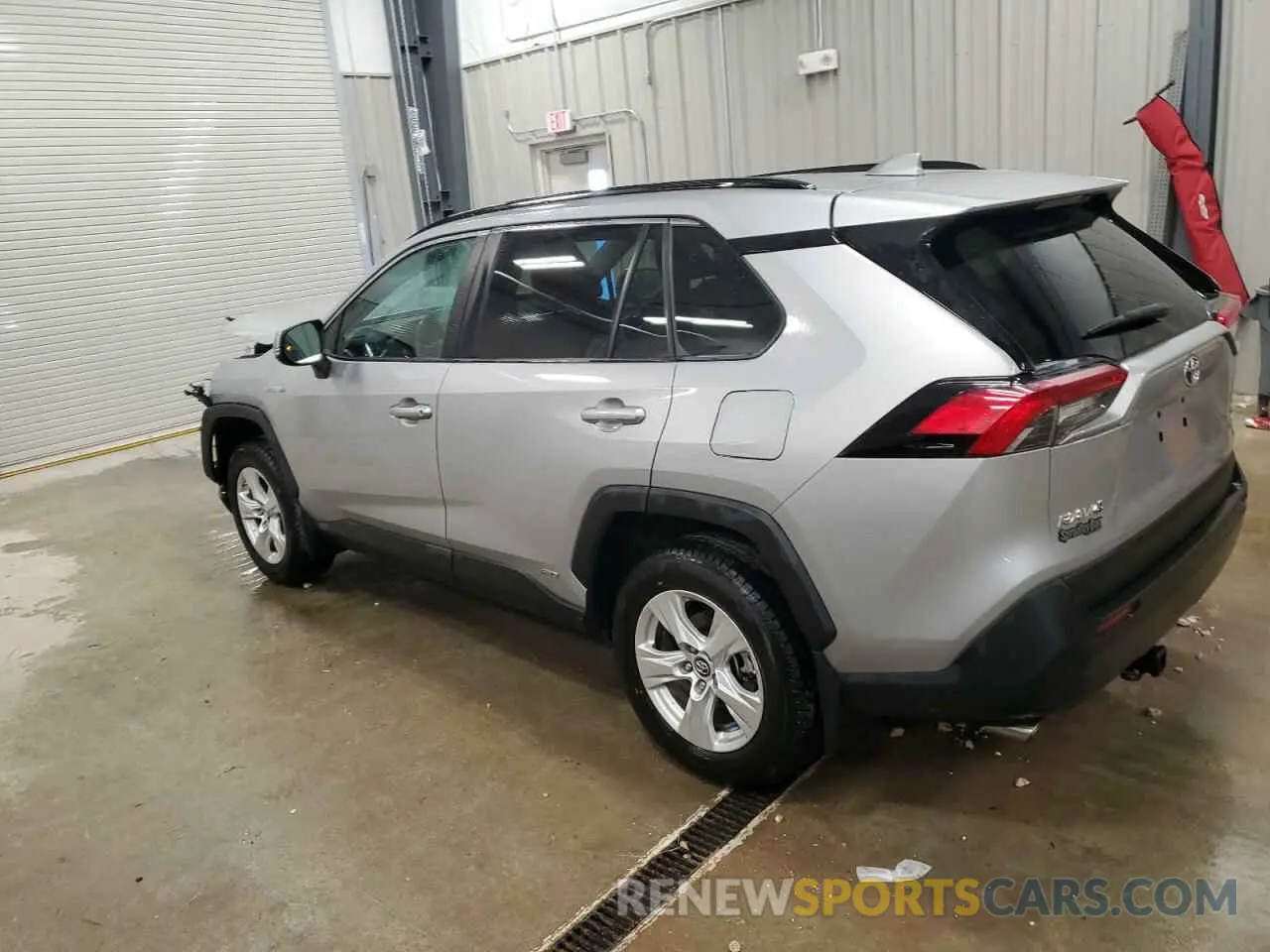 2 Photograph of a damaged car 2T3RWRFV6KW019468 TOYOTA RAV4 2019